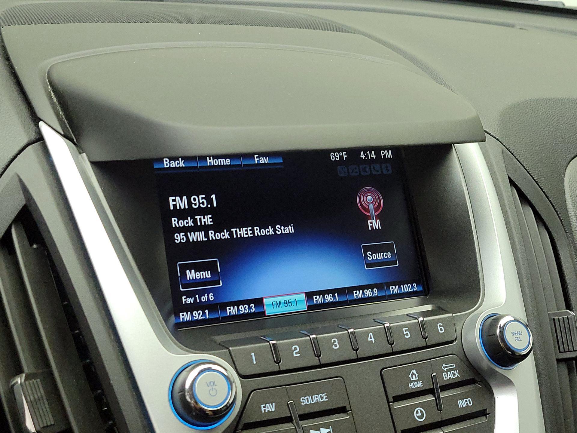 Thumbnail: 2015 Chevrolet Equinox - 15