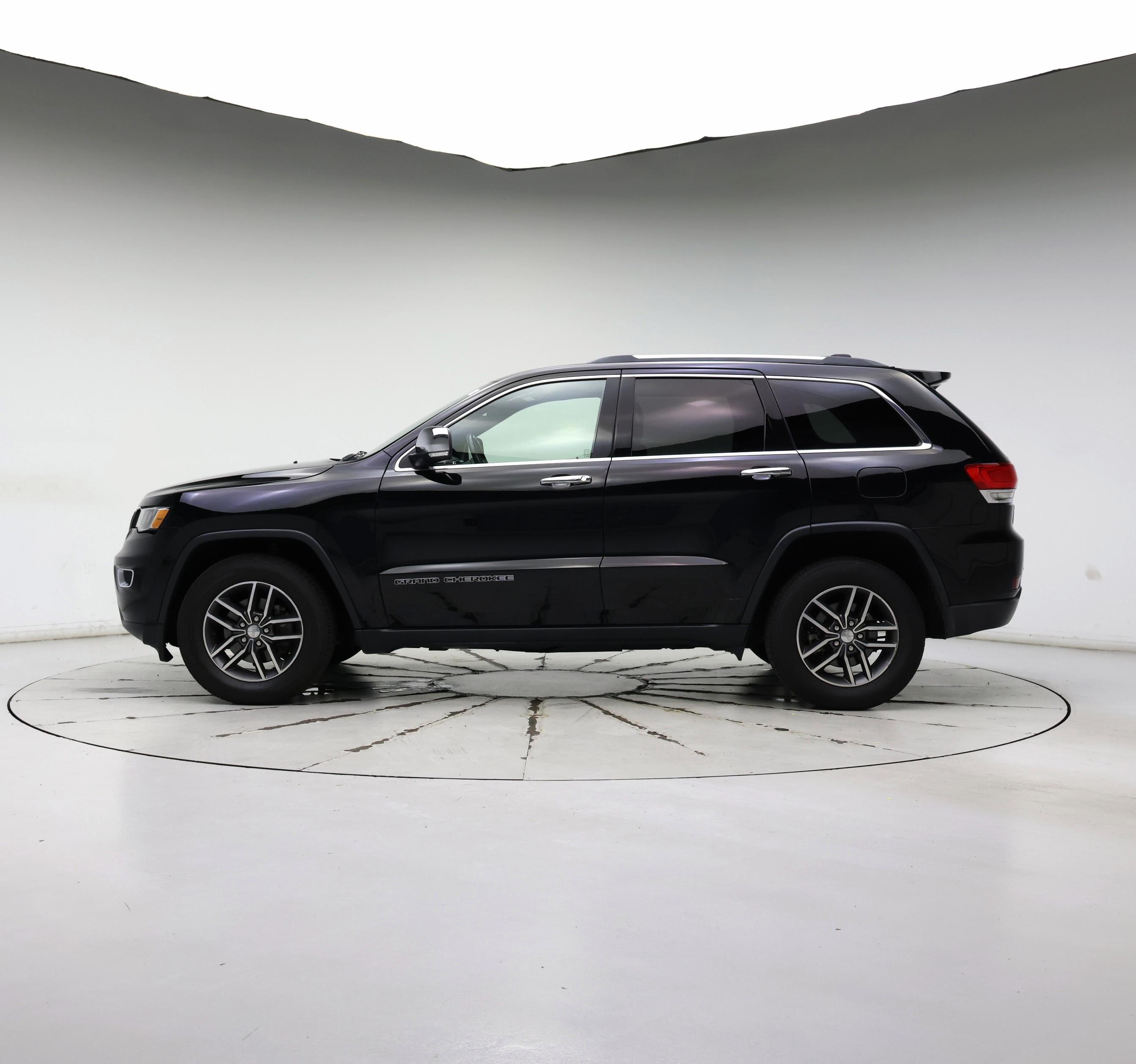 Thumbnail: 2018 Jeep Grand Cherokee - 3