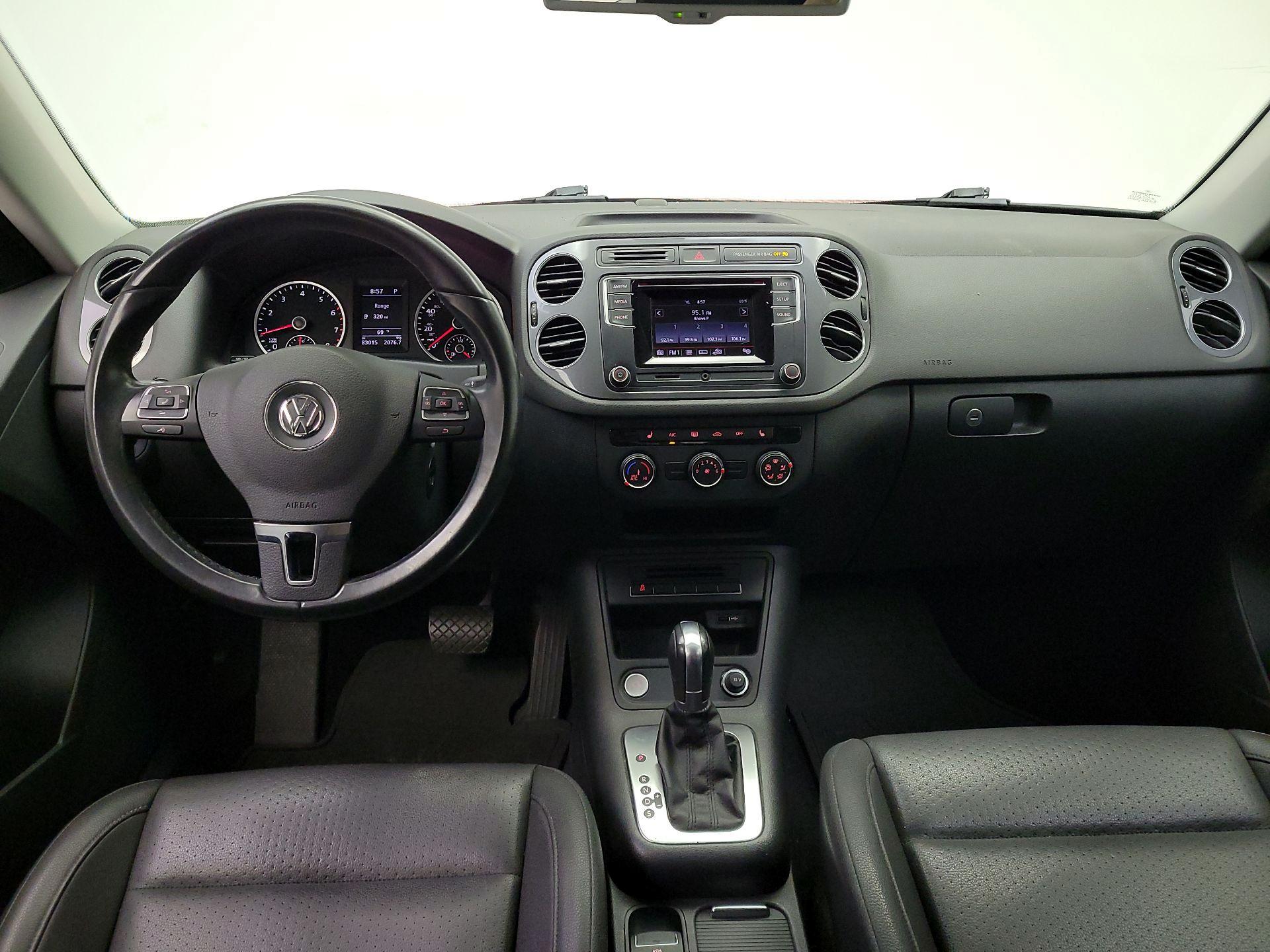 Thumbnail: 2016 Volkswagen Tiguan - 9