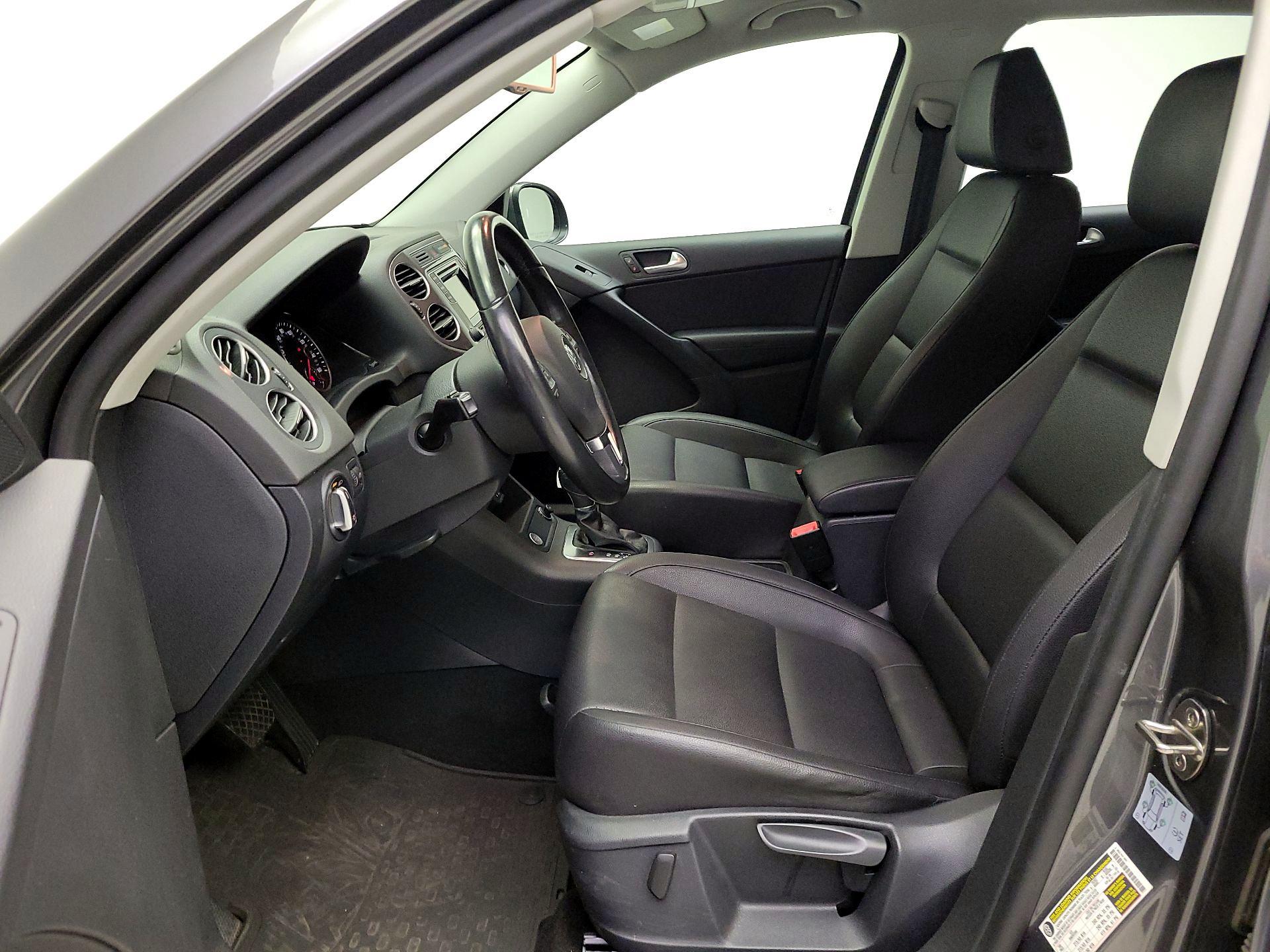 Thumbnail: 2016 Volkswagen Tiguan - 11