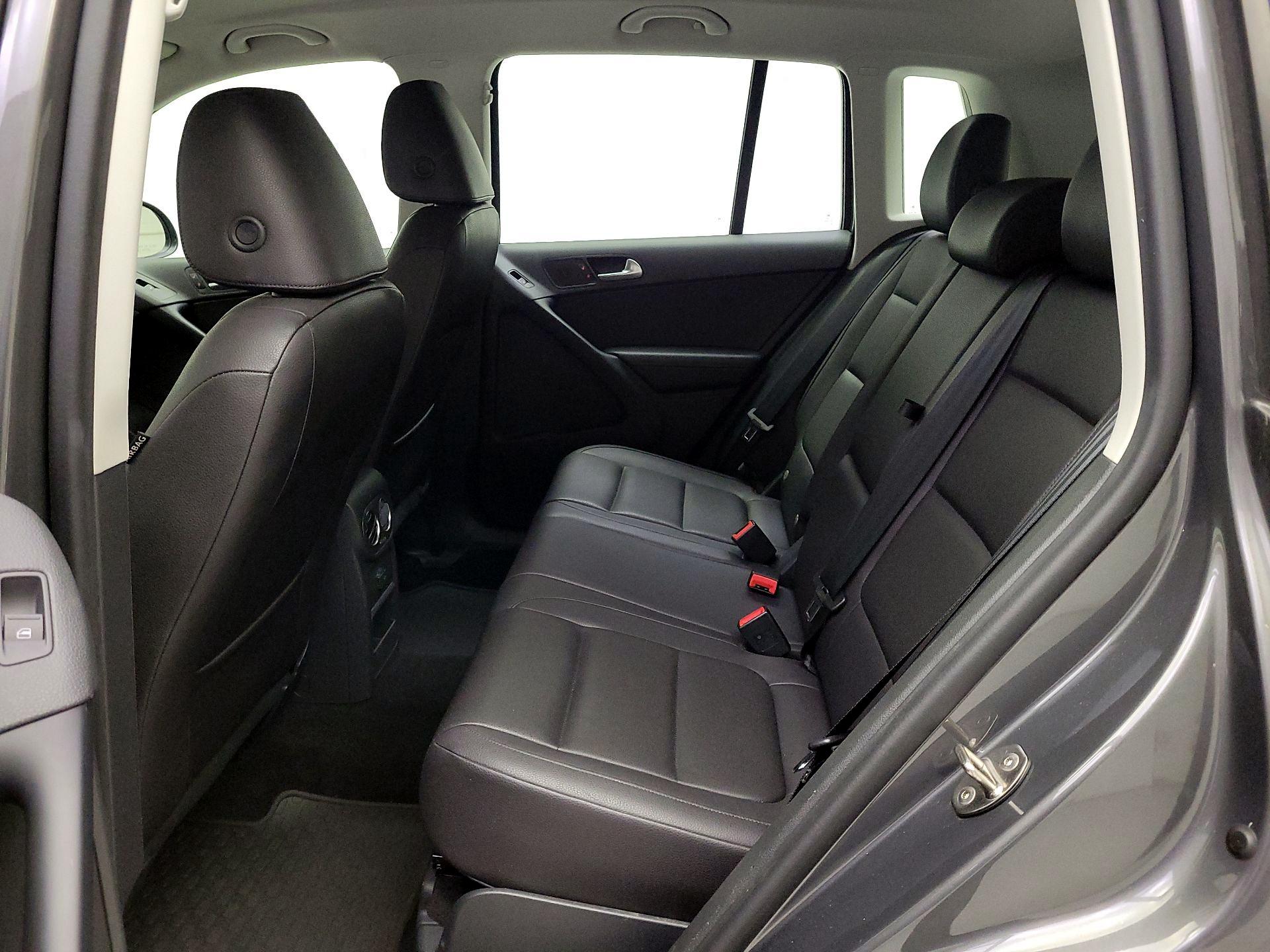 Thumbnail: 2016 Volkswagen Tiguan - 19