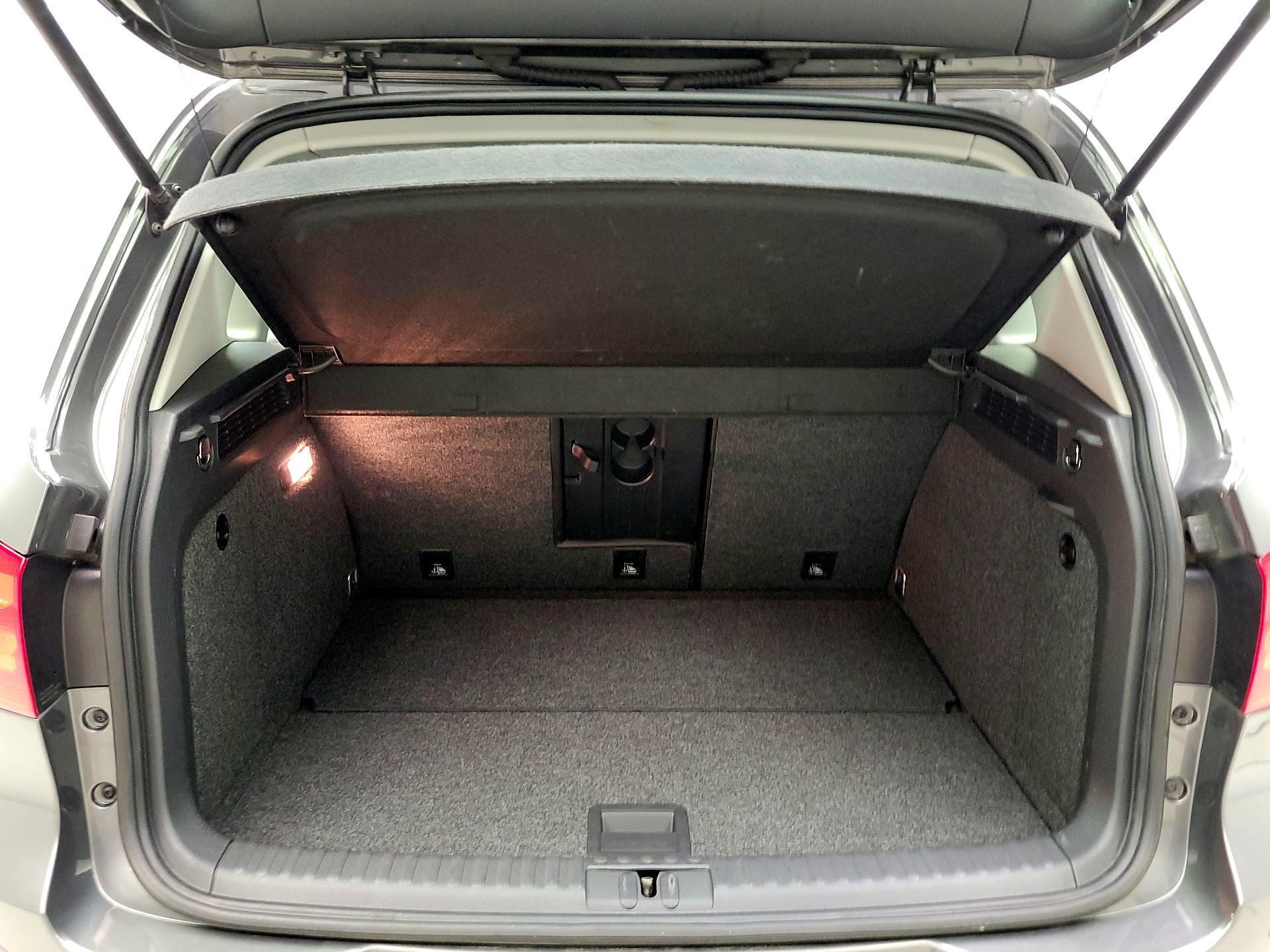 Thumbnail: 2016 Volkswagen Tiguan - 20