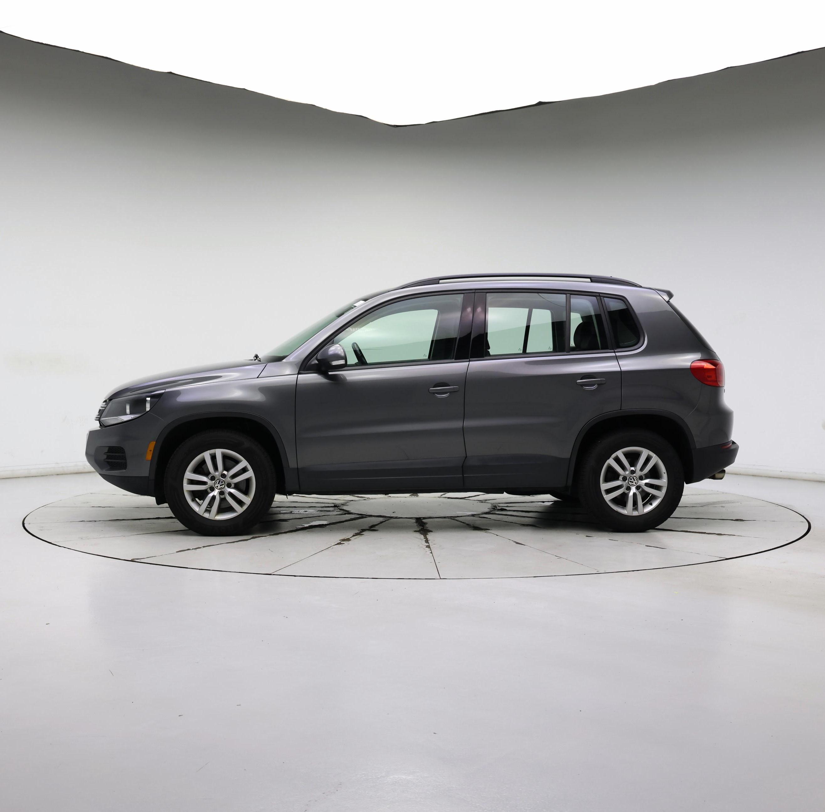 Thumbnail: 2016 Volkswagen Tiguan - 3