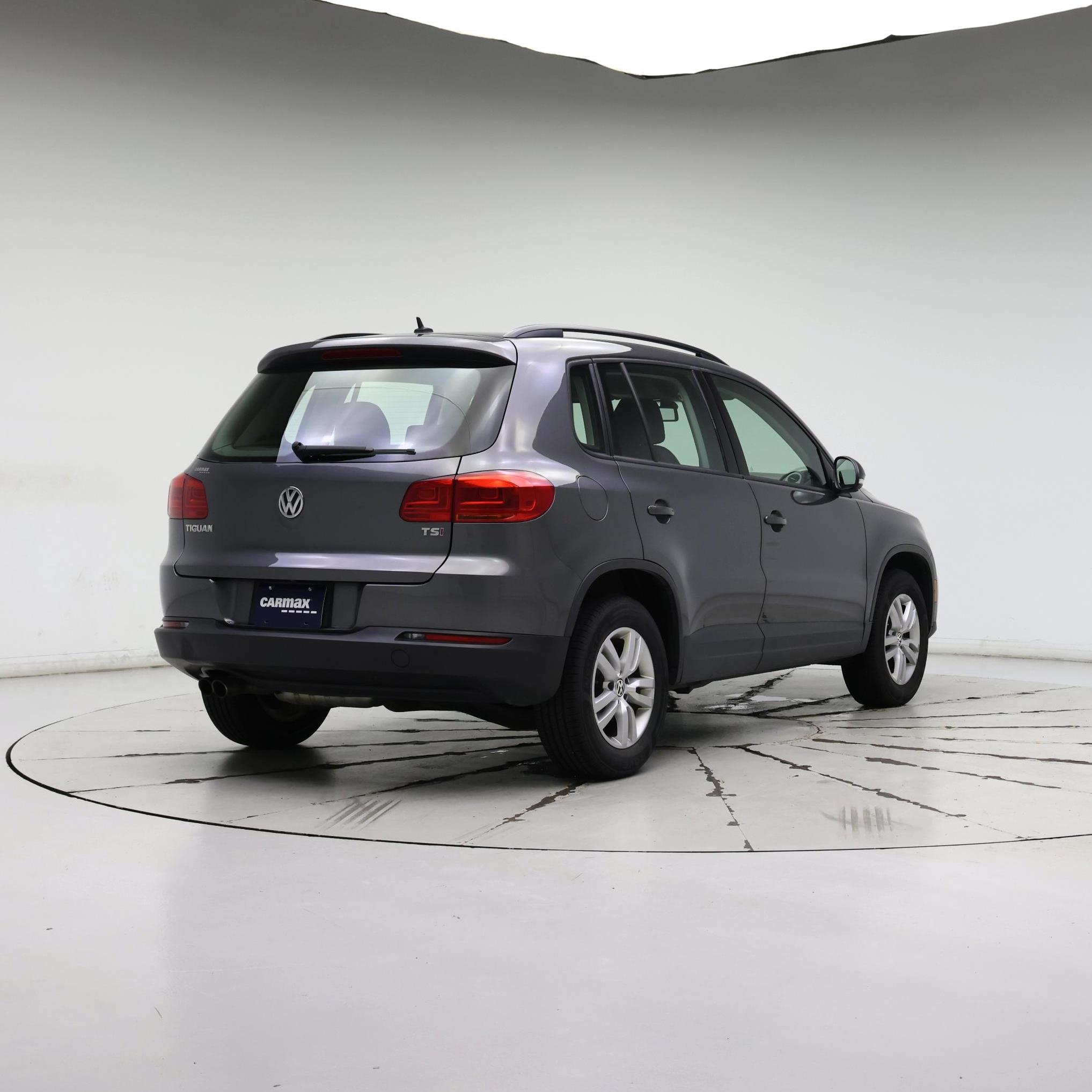 Thumbnail: 2016 Volkswagen Tiguan - 8