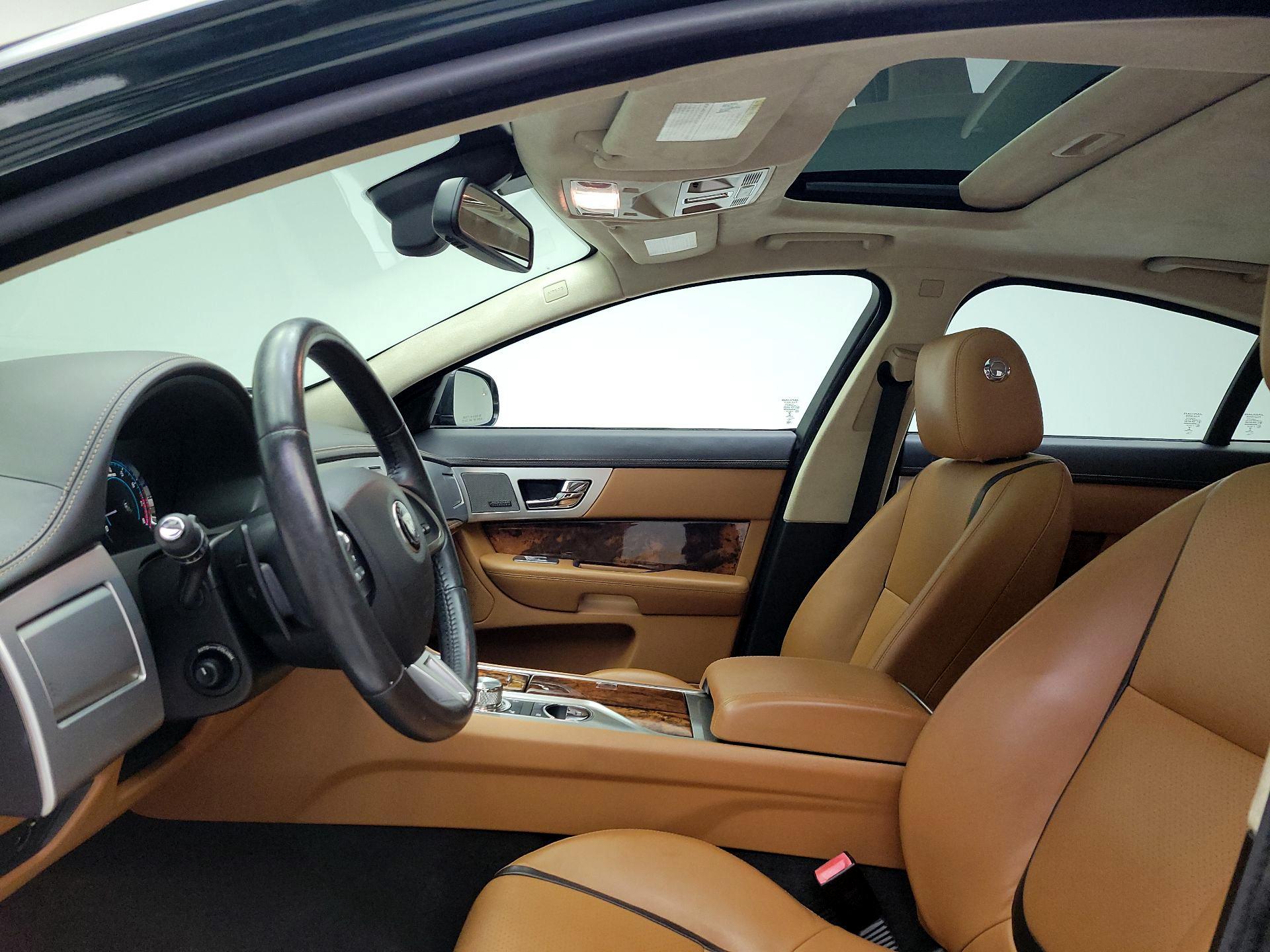 Thumbnail: 2015 Jaguar XF - 18