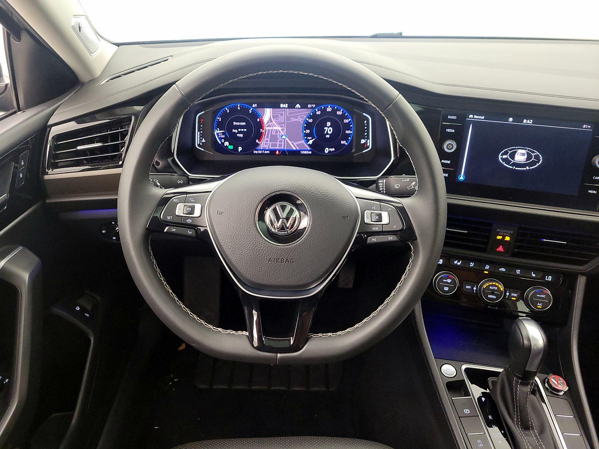 Thumbnail: 2021 Volkswagen Jetta - 10