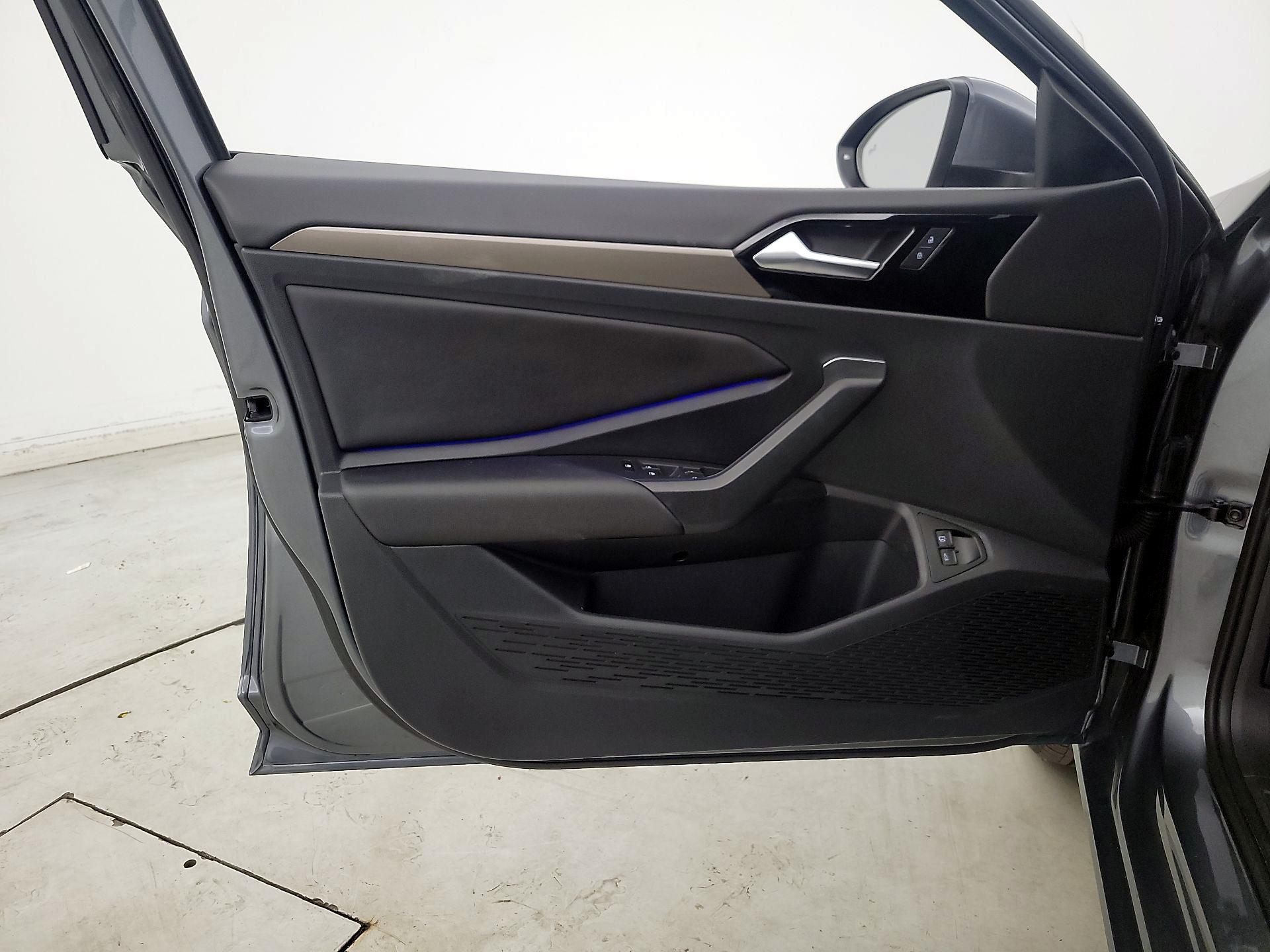 Thumbnail: 2021 Volkswagen Jetta - 12