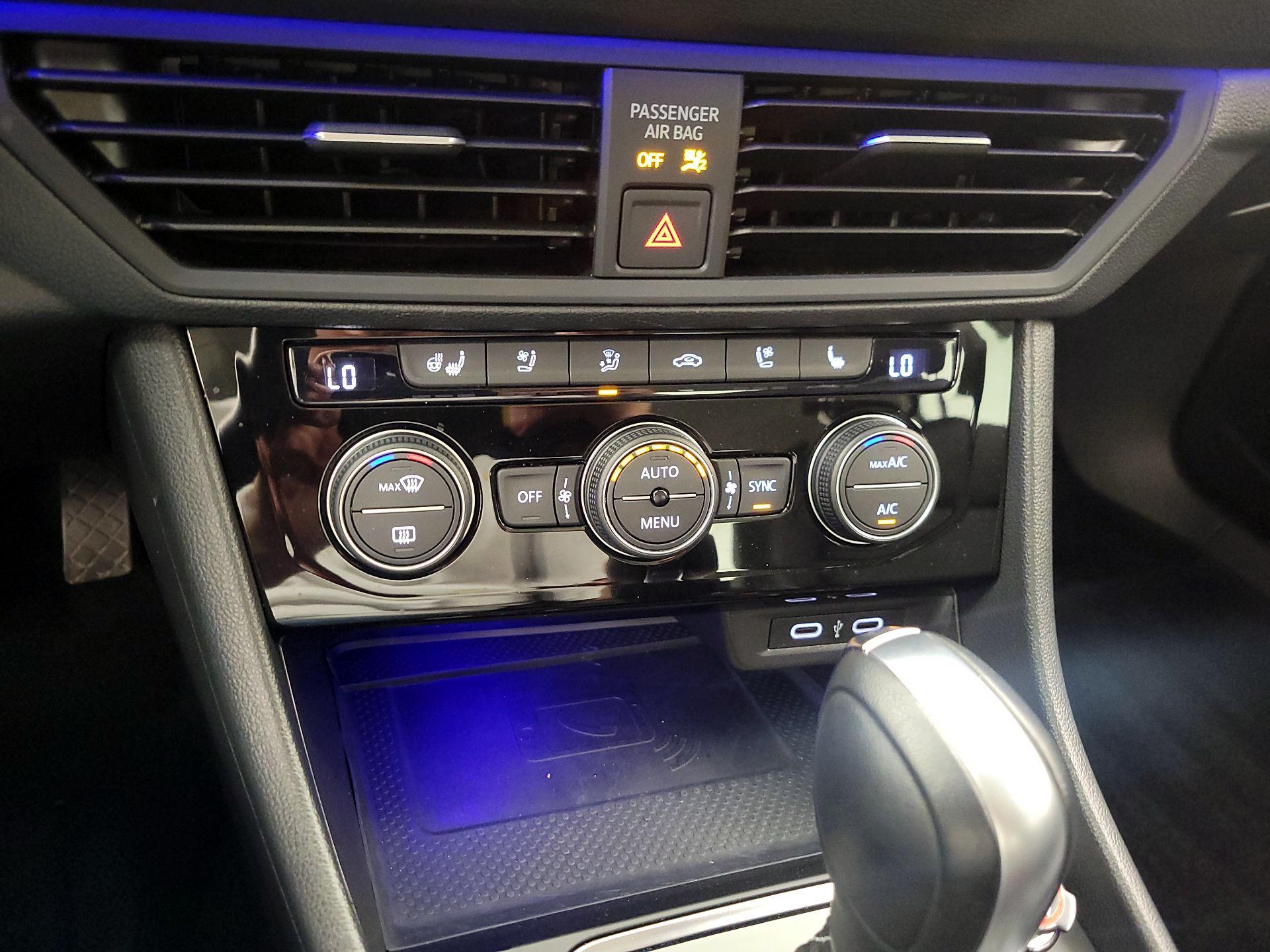 Thumbnail: 2021 Volkswagen Jetta - 17