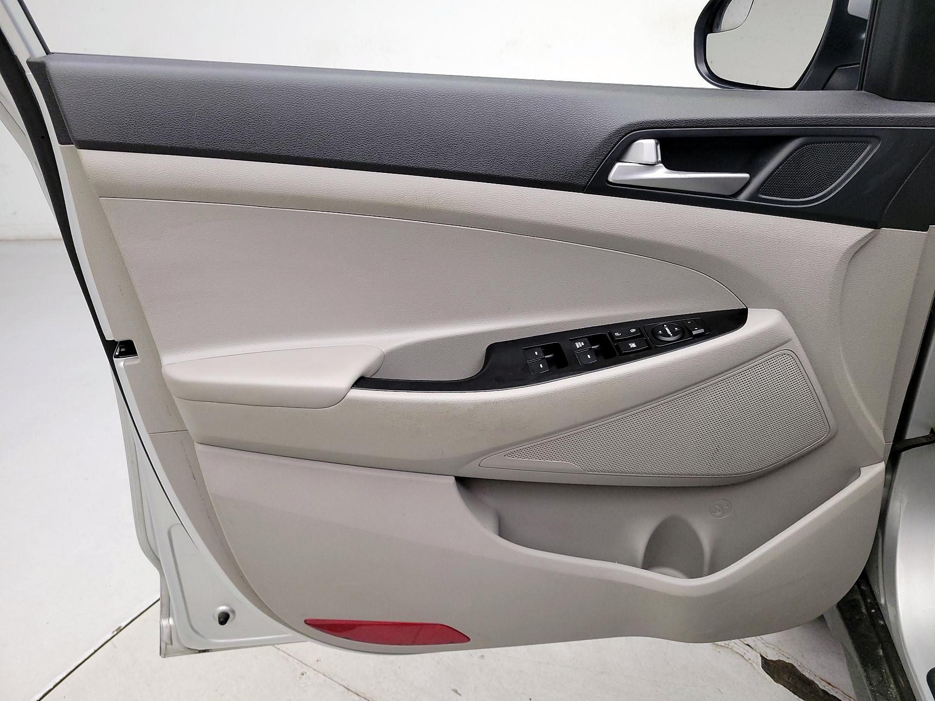 Thumbnail: 2019 Hyundai Tucson - 12