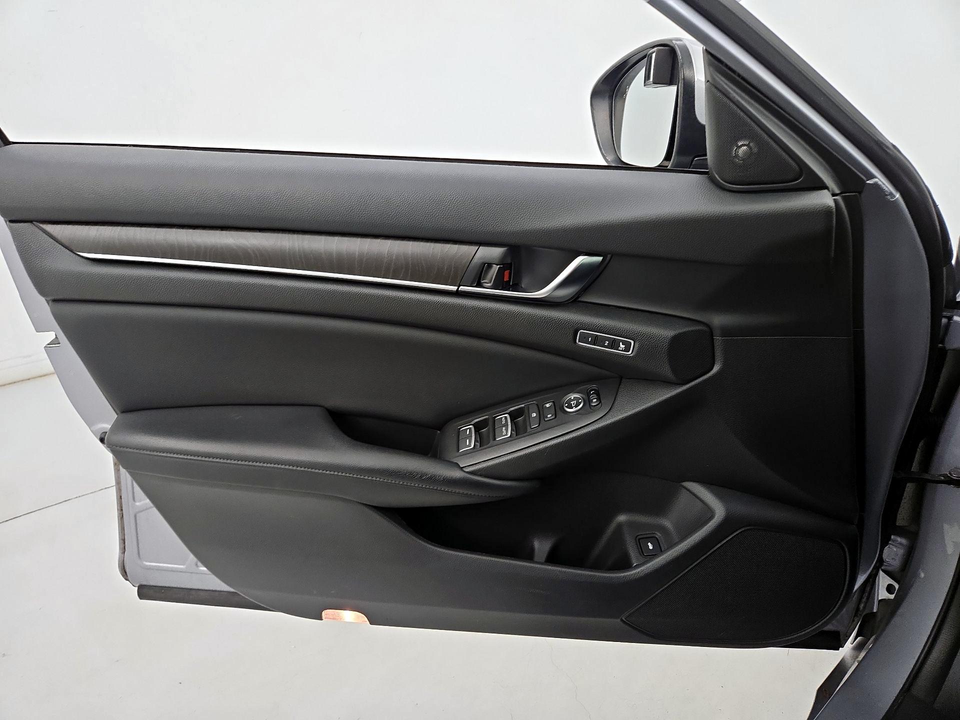 Thumbnail: 2018 Honda Accord - 12