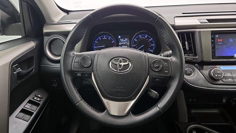 2018 Toyota RAV4 XLE 10