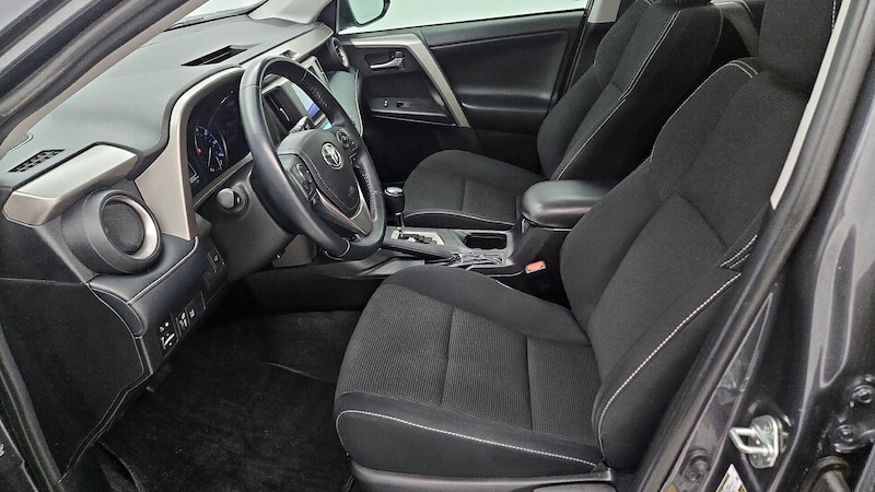 2018 Toyota RAV4 XLE 11
