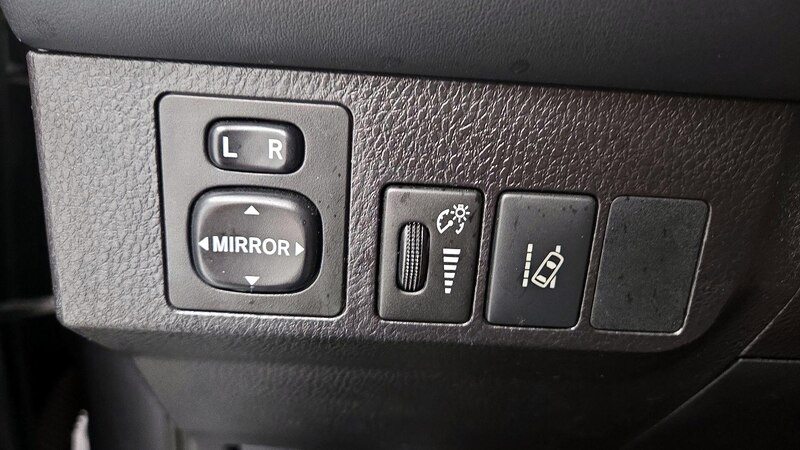 2018 Toyota RAV4 XLE 13