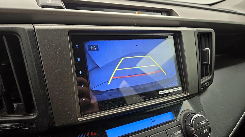 2018 Toyota RAV4 XLE 14