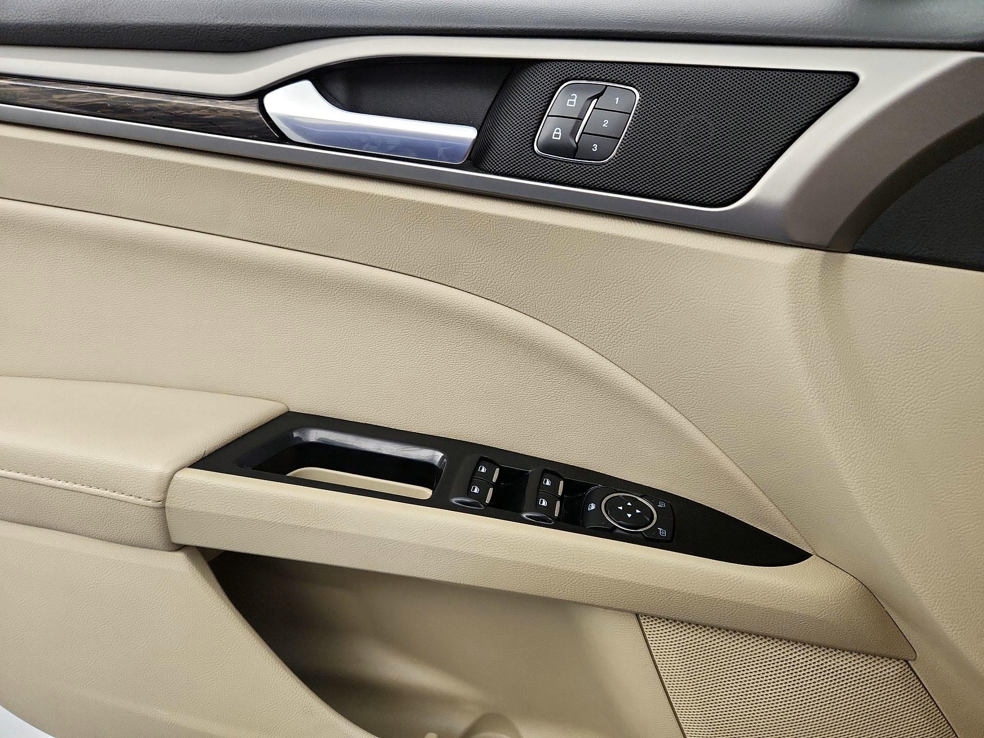 Thumbnail: 2014 Ford Fusion - 12