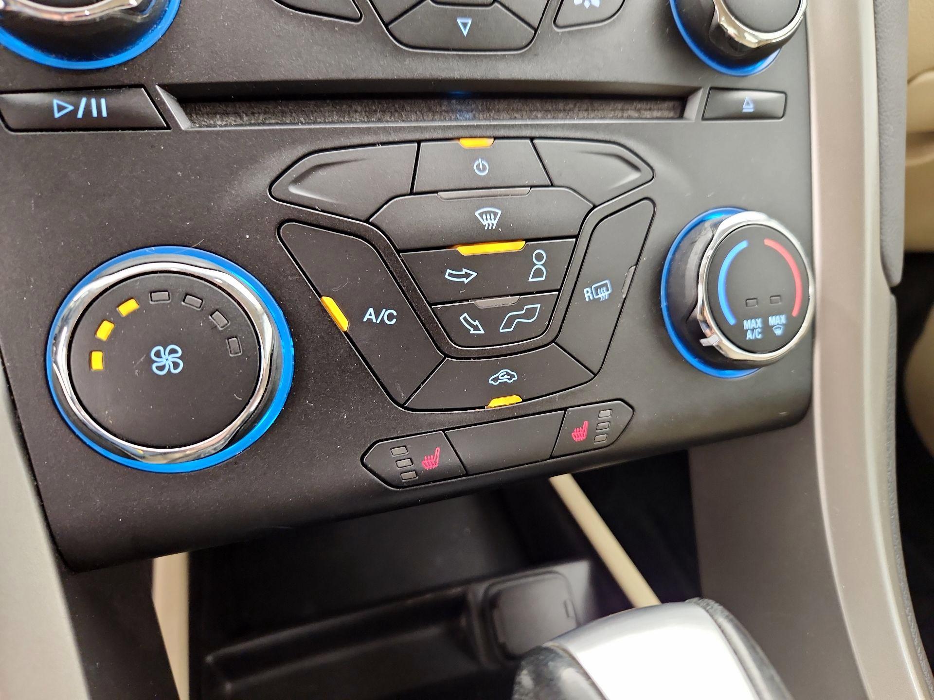 Thumbnail: 2014 Ford Fusion - 15