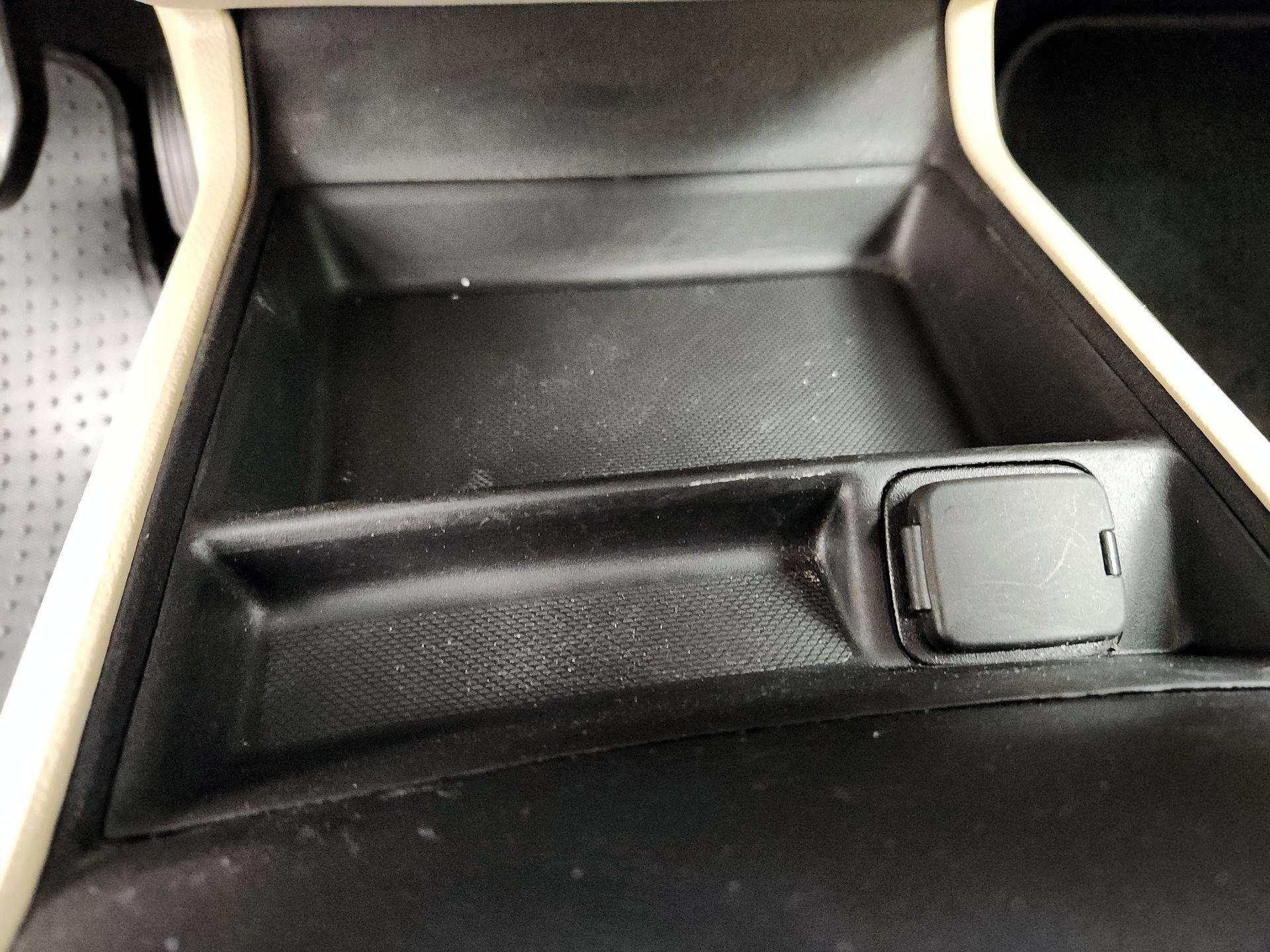 Thumbnail: 2014 Ford Fusion - 17