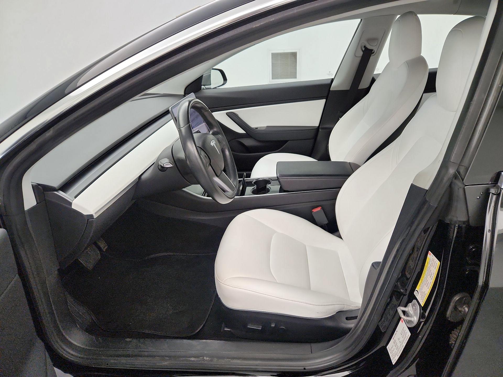 Thumbnail: 2018 Tesla Model 3 - 11