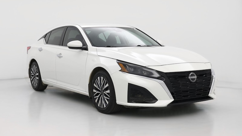 2023 Nissan Altima SV Hero Image