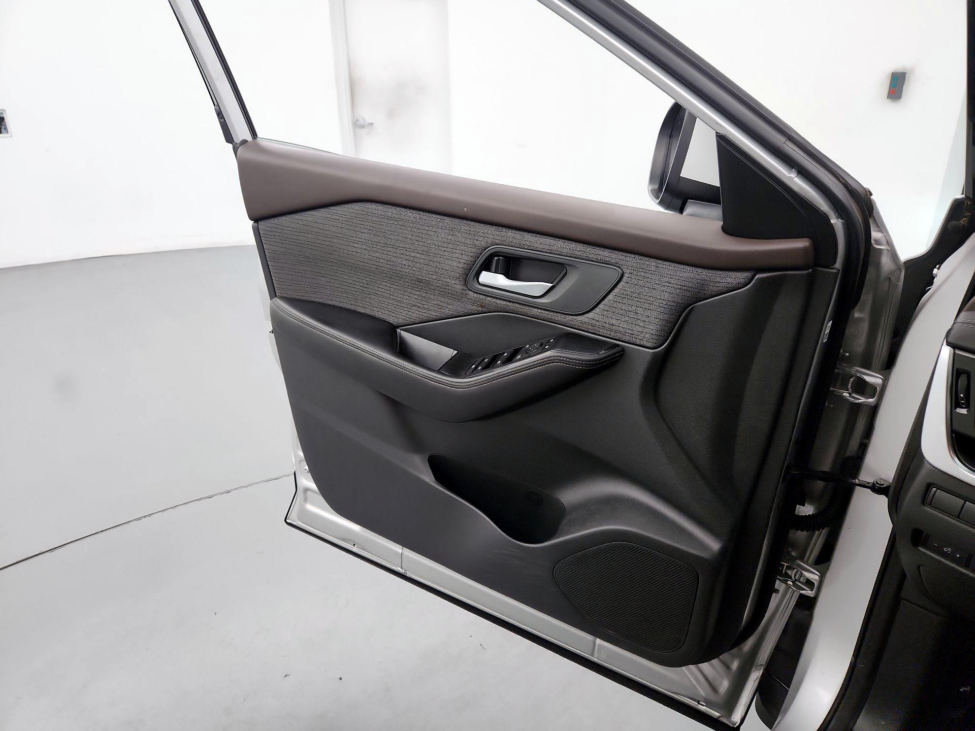 Thumbnail: 2021 Nissan Rogue - 12