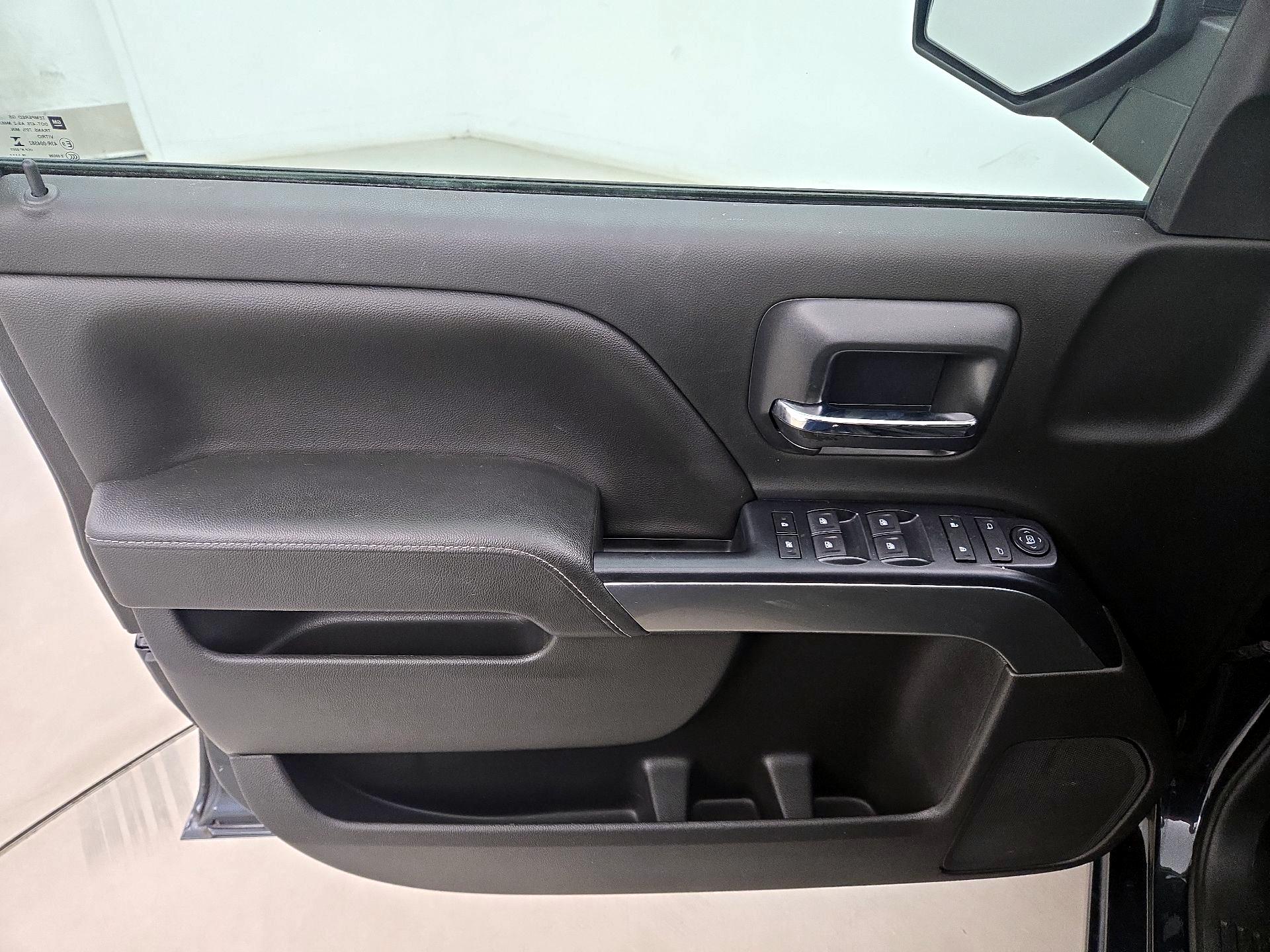 Thumbnail: 2018 Chevrolet Silverado 1500 - 12