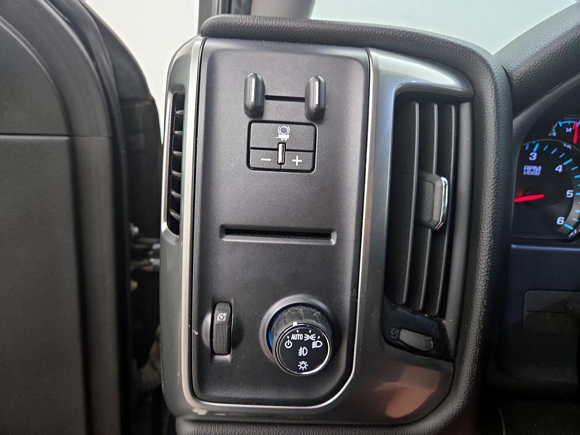 Thumbnail: 2018 Chevrolet Silverado 1500 - 13