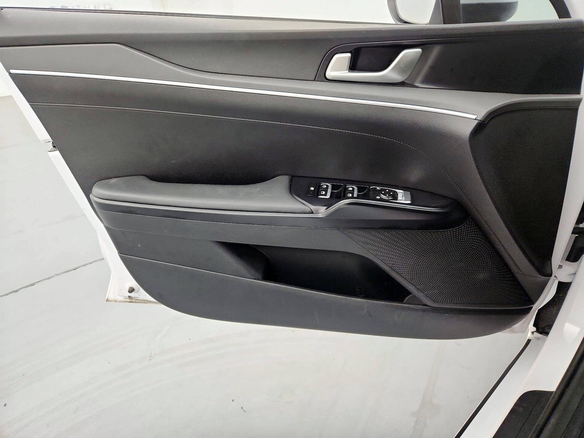 Thumbnail: 2021 Kia K5 - 12