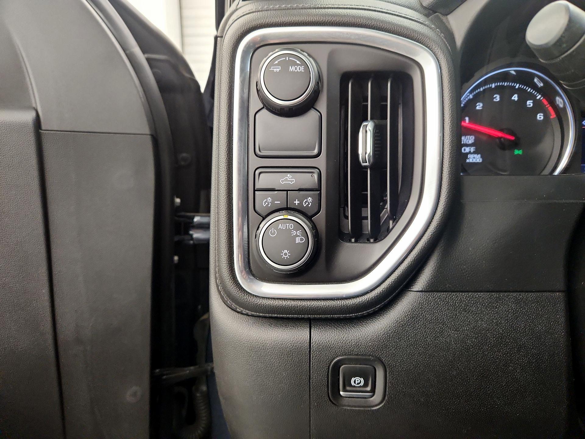 Thumbnail: 2020 Chevrolet Silverado 1500 - 13