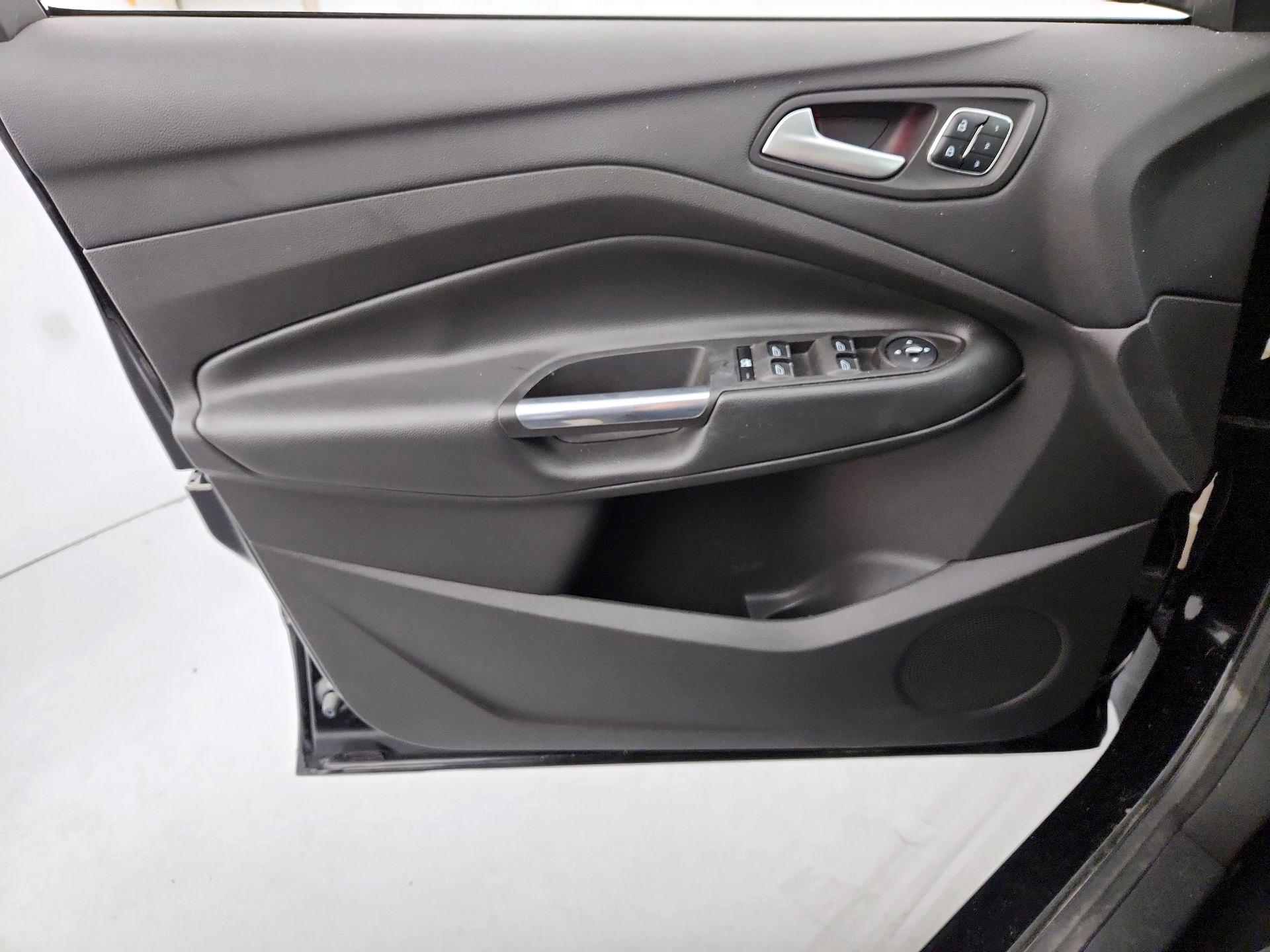Thumbnail: 2016 Ford Escape - 12