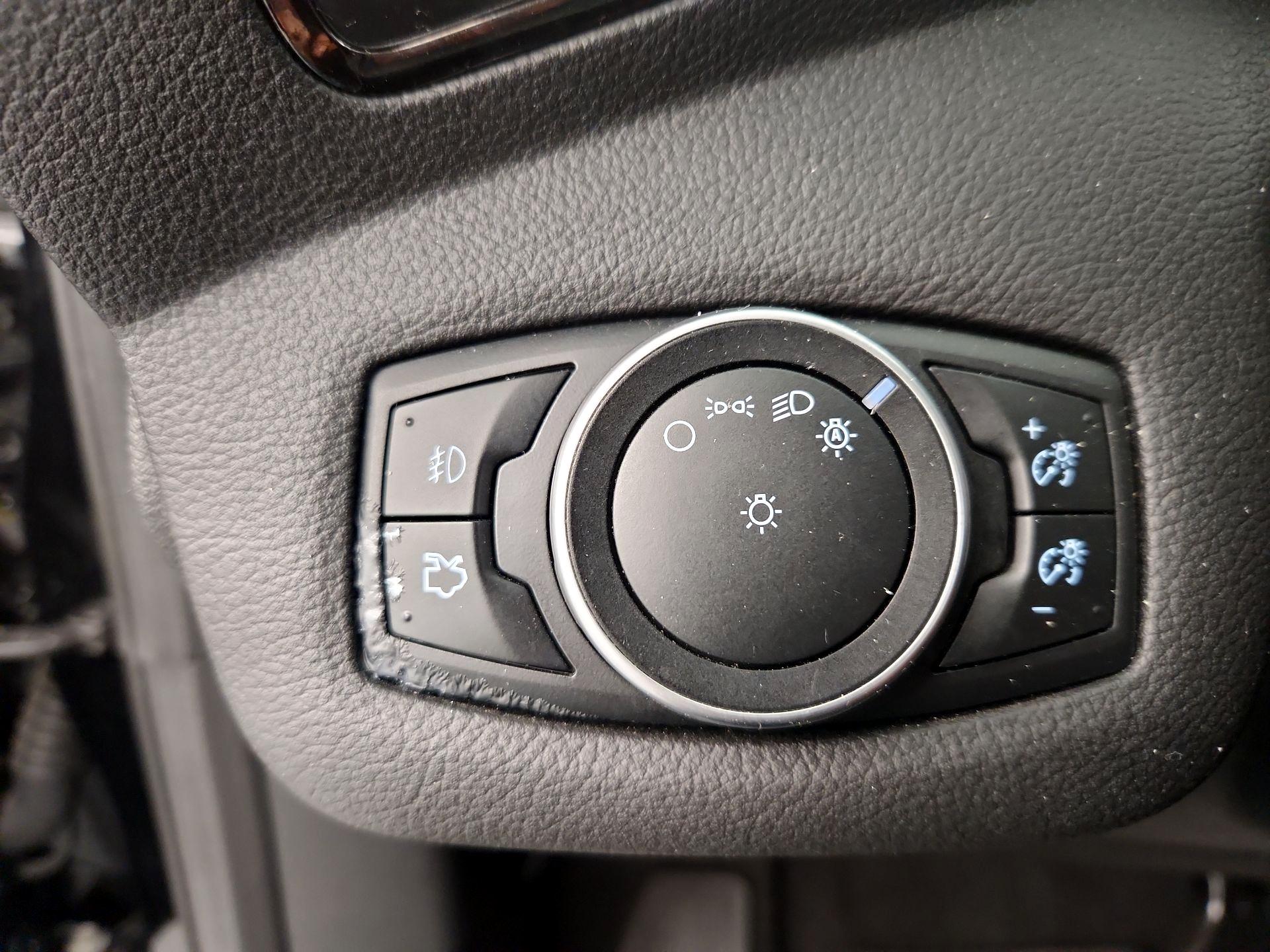 Thumbnail: 2016 Ford Escape - 13