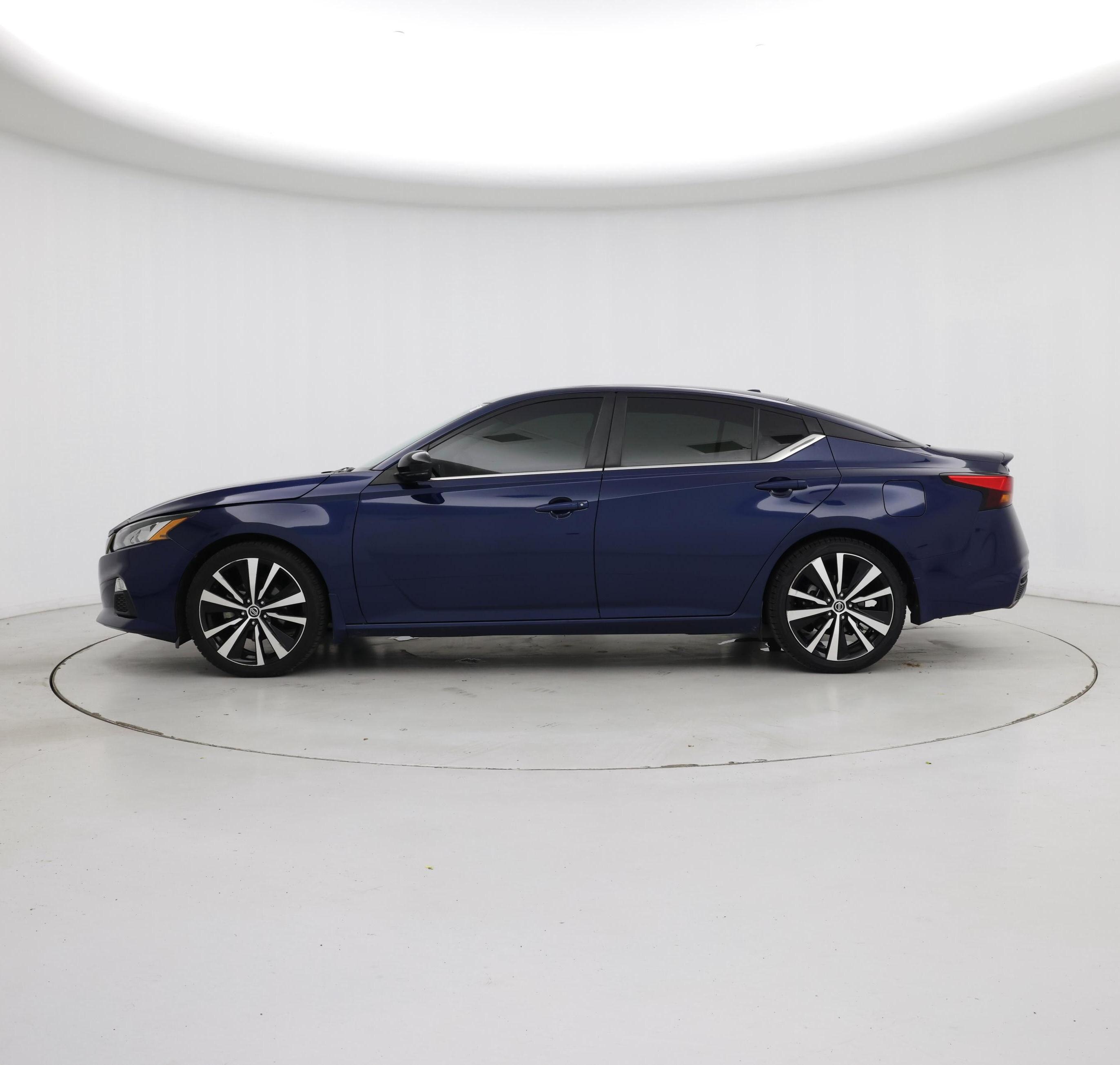 Thumbnail: 2021 Nissan Altima - 3