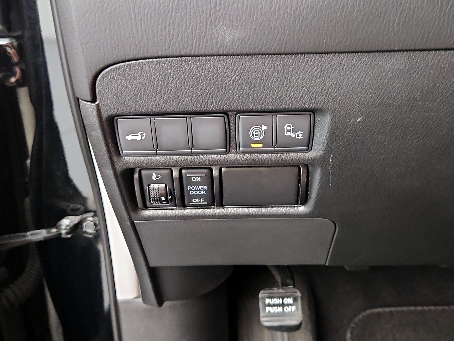 Thumbnail: 2017 Nissan Armada - 13