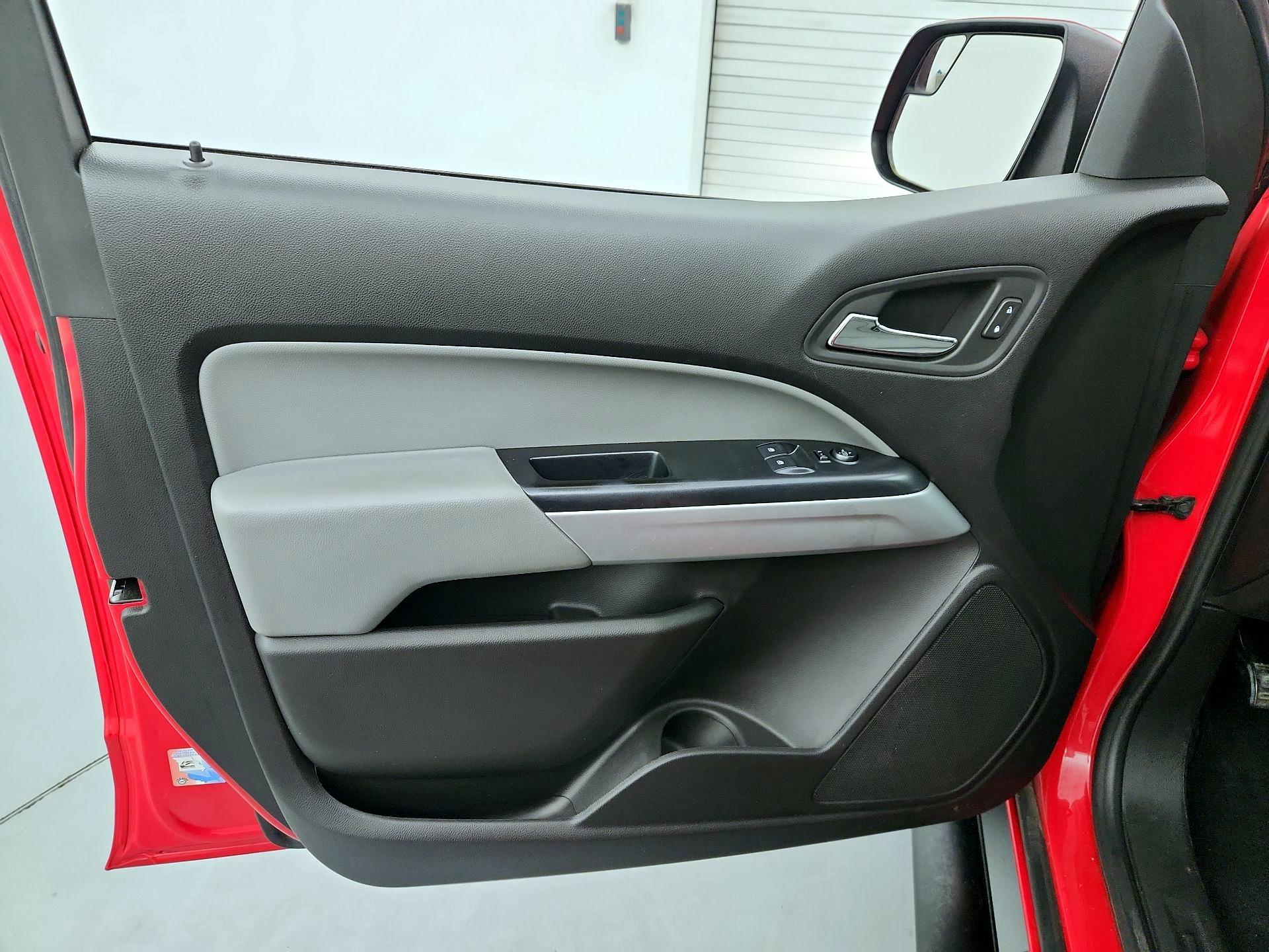 Thumbnail: 2018 Chevrolet Colorado - 12