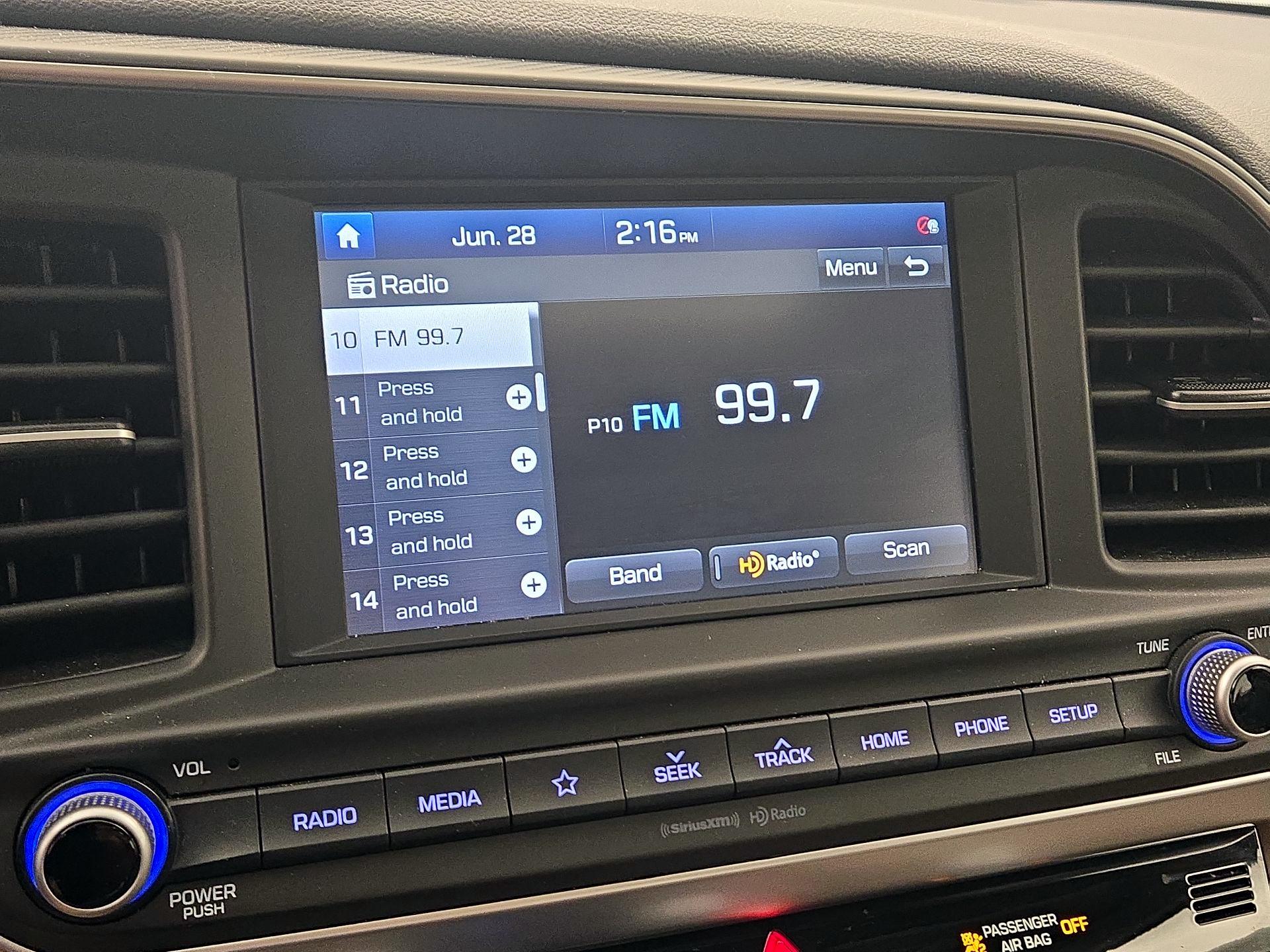 Thumbnail: 2020 Hyundai Elantra - 15