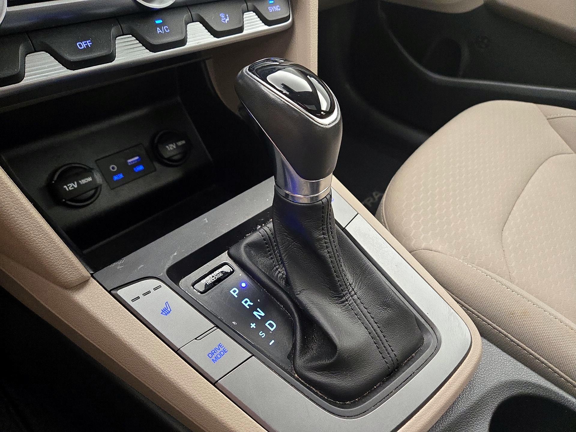 Thumbnail: 2020 Hyundai Elantra - 17