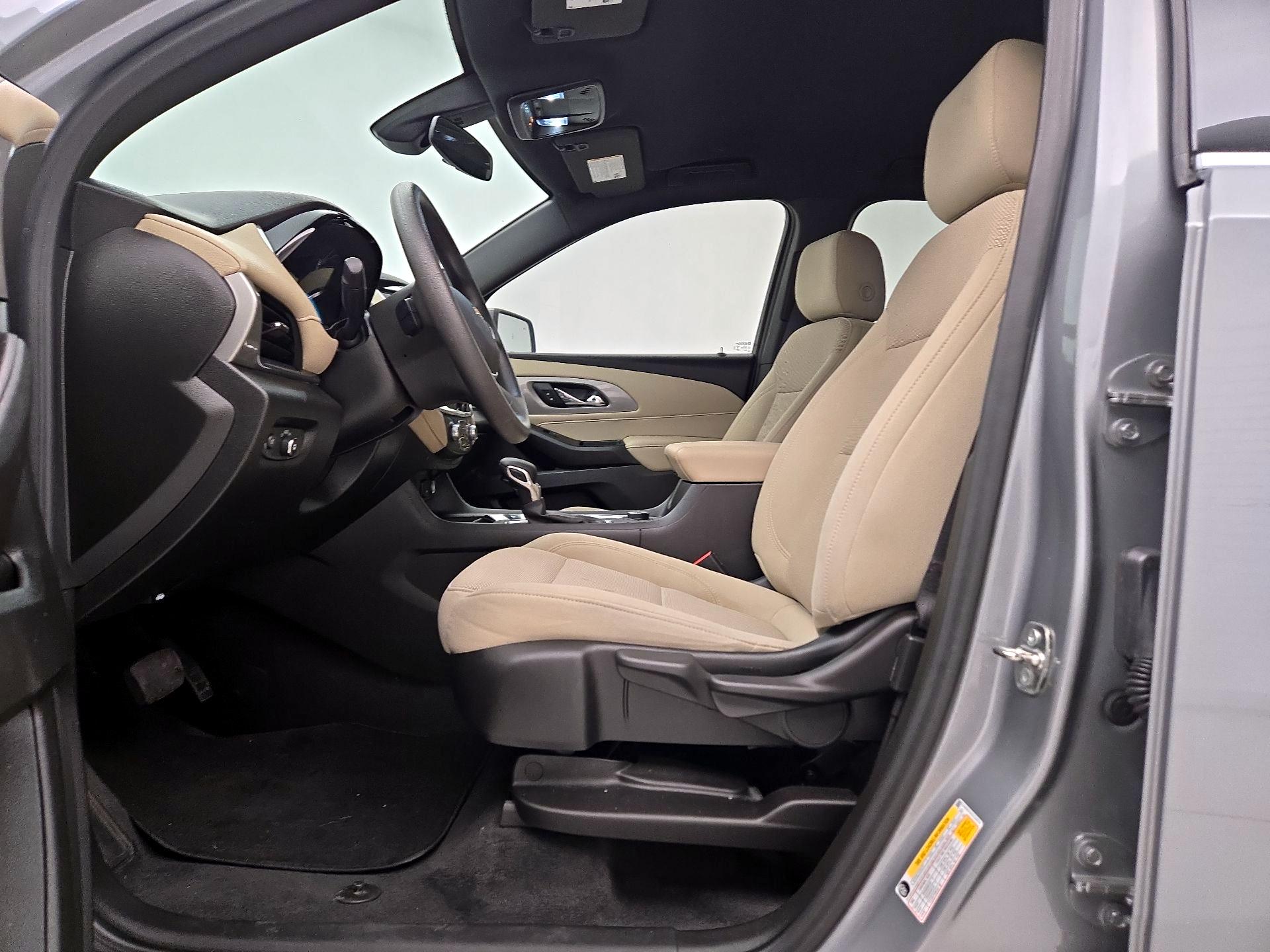 Thumbnail: 2023 Chevrolet Traverse - 11