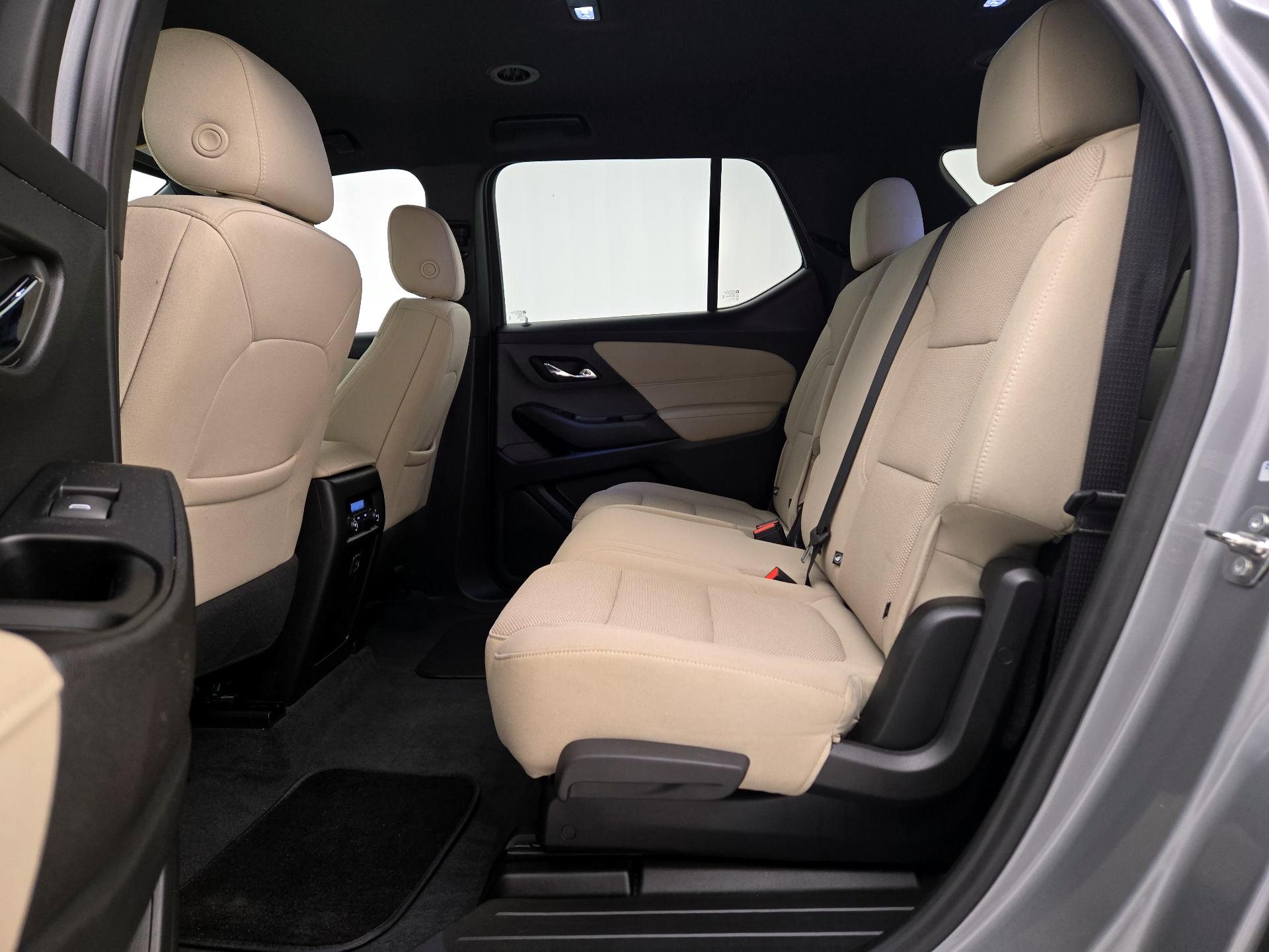 Thumbnail: 2023 Chevrolet Traverse - 19