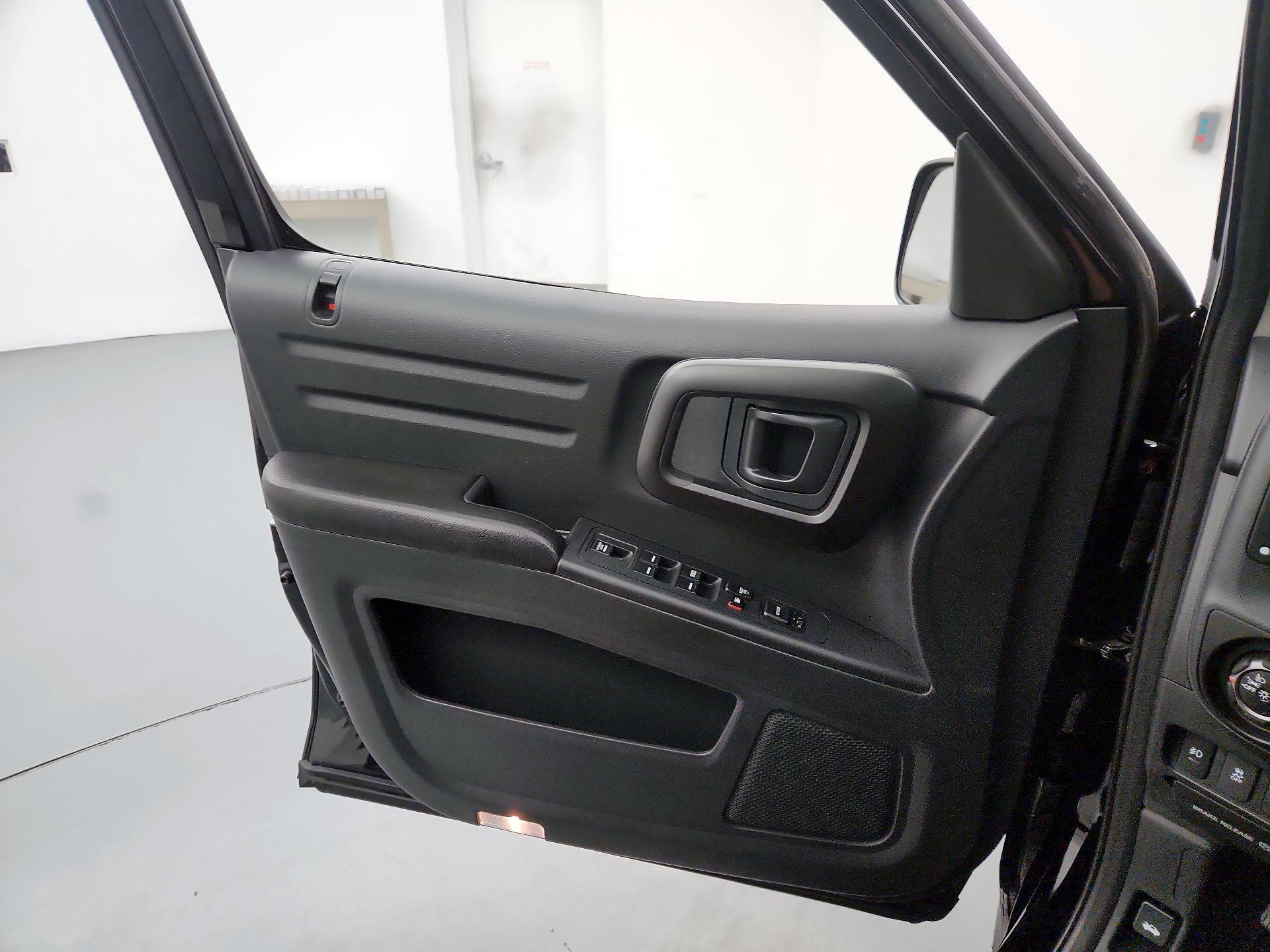 Thumbnail: 2014 Honda Ridgeline - 12