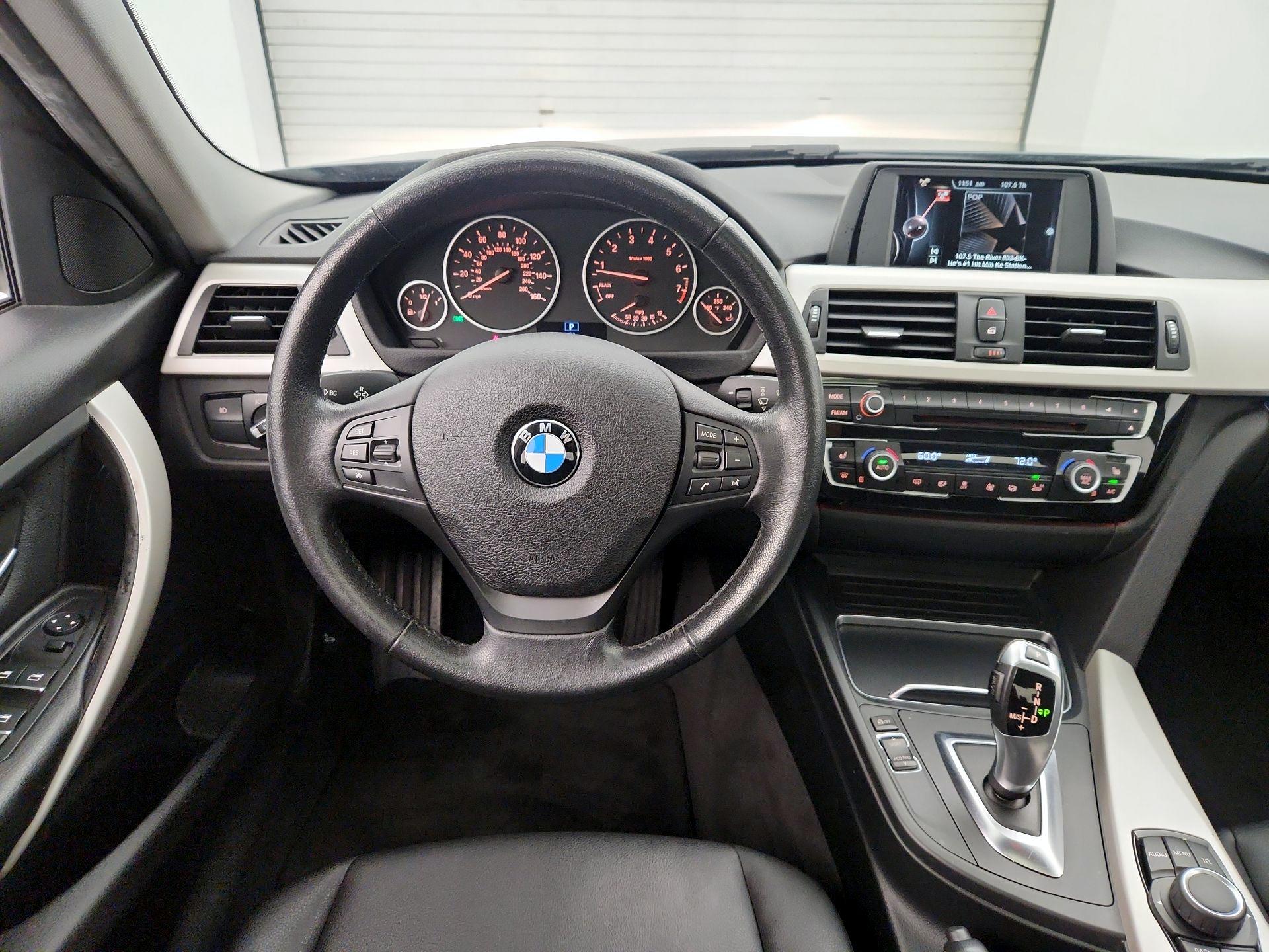 Thumbnail: 2016 BMW 3 Series - 10