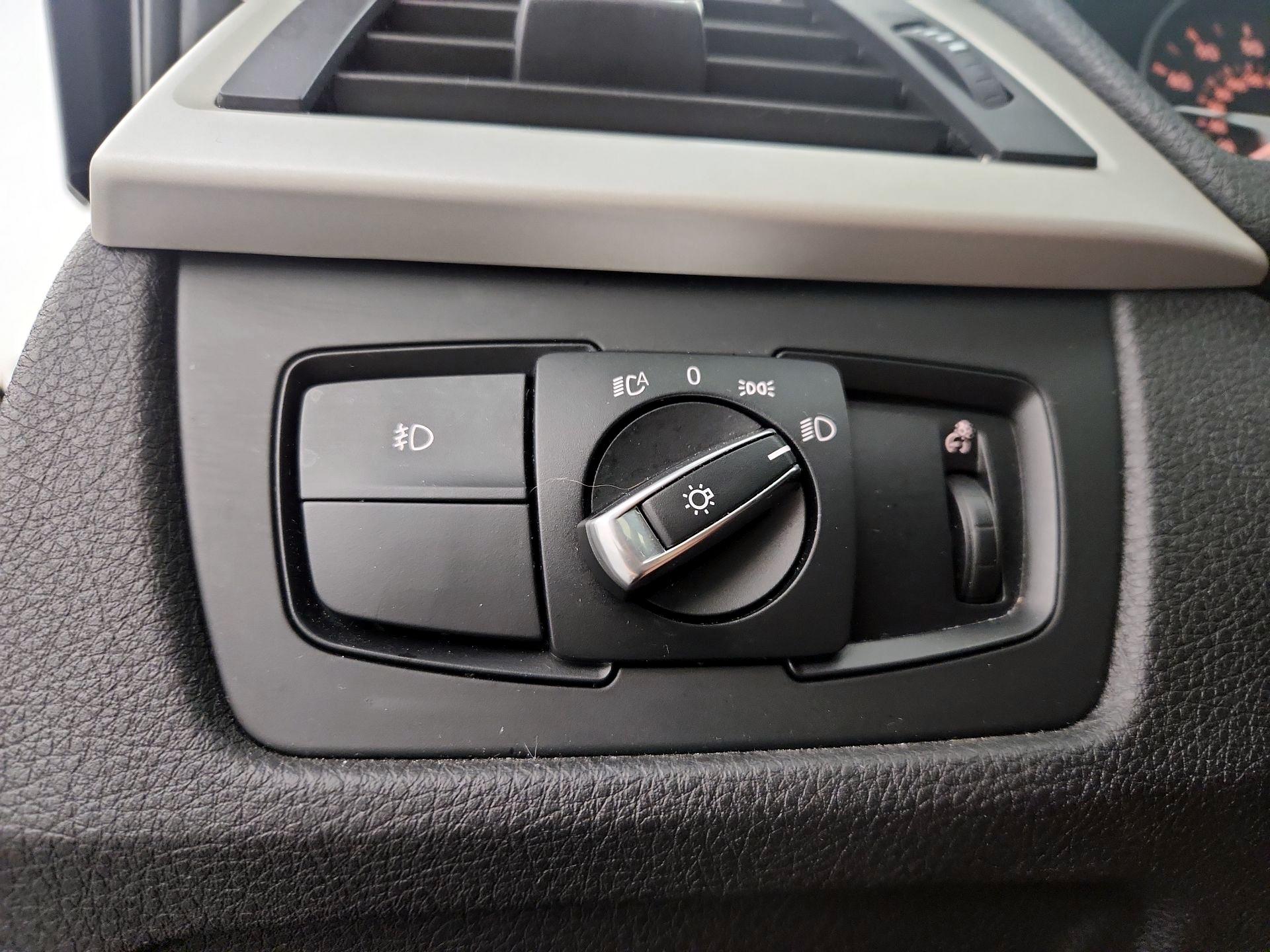 Thumbnail: 2016 BMW 3 Series - 13
