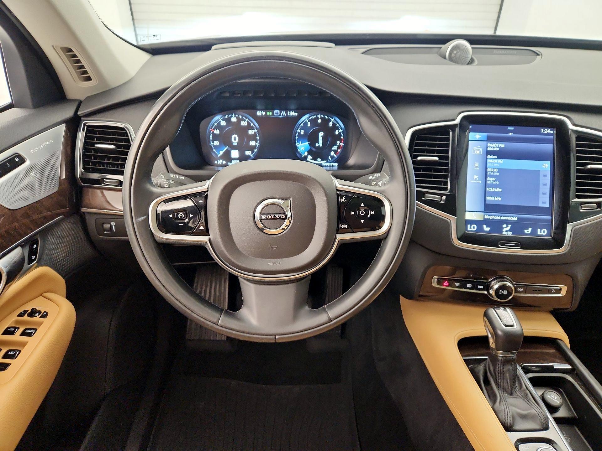 Thumbnail: 2016 Volvo XC90 - 10