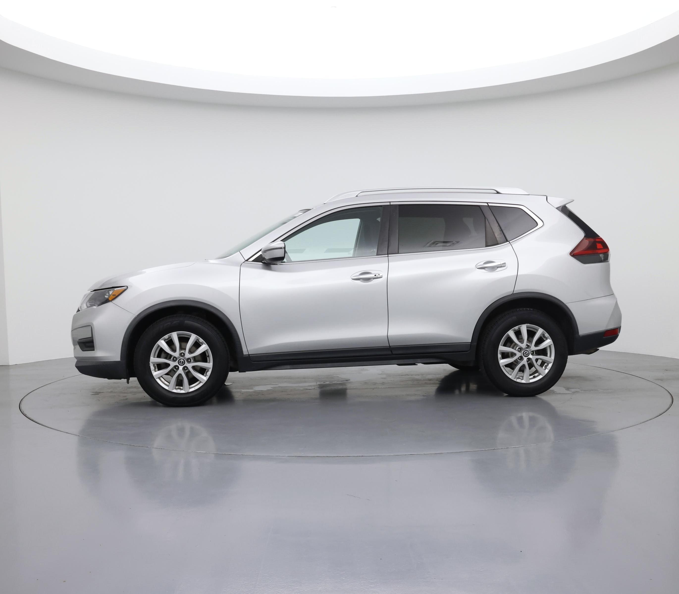 Thumbnail: 2018 Nissan Rogue - 3