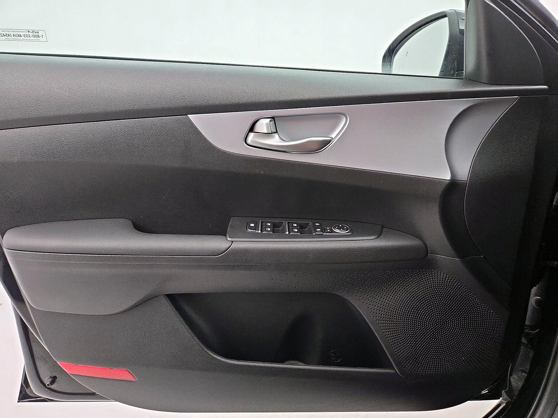 Thumbnail: 2024 Kia Forte - 12