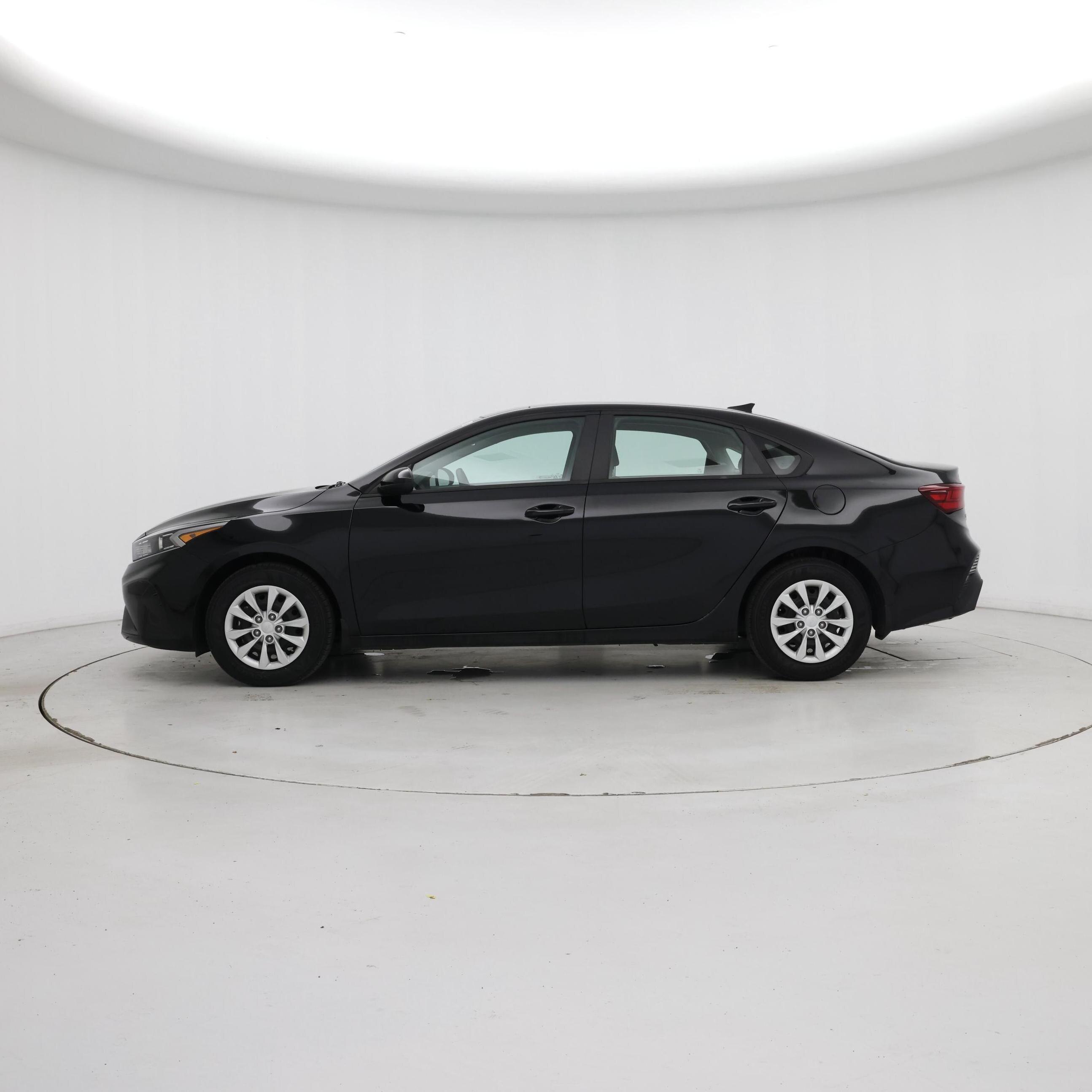 Thumbnail: 2024 Kia Forte - 3