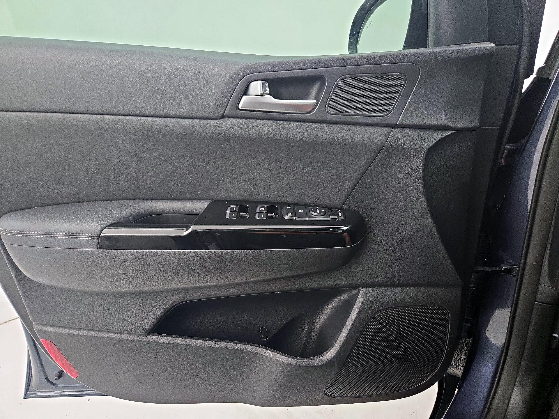 Thumbnail: 2020 Kia Sportage - 12
