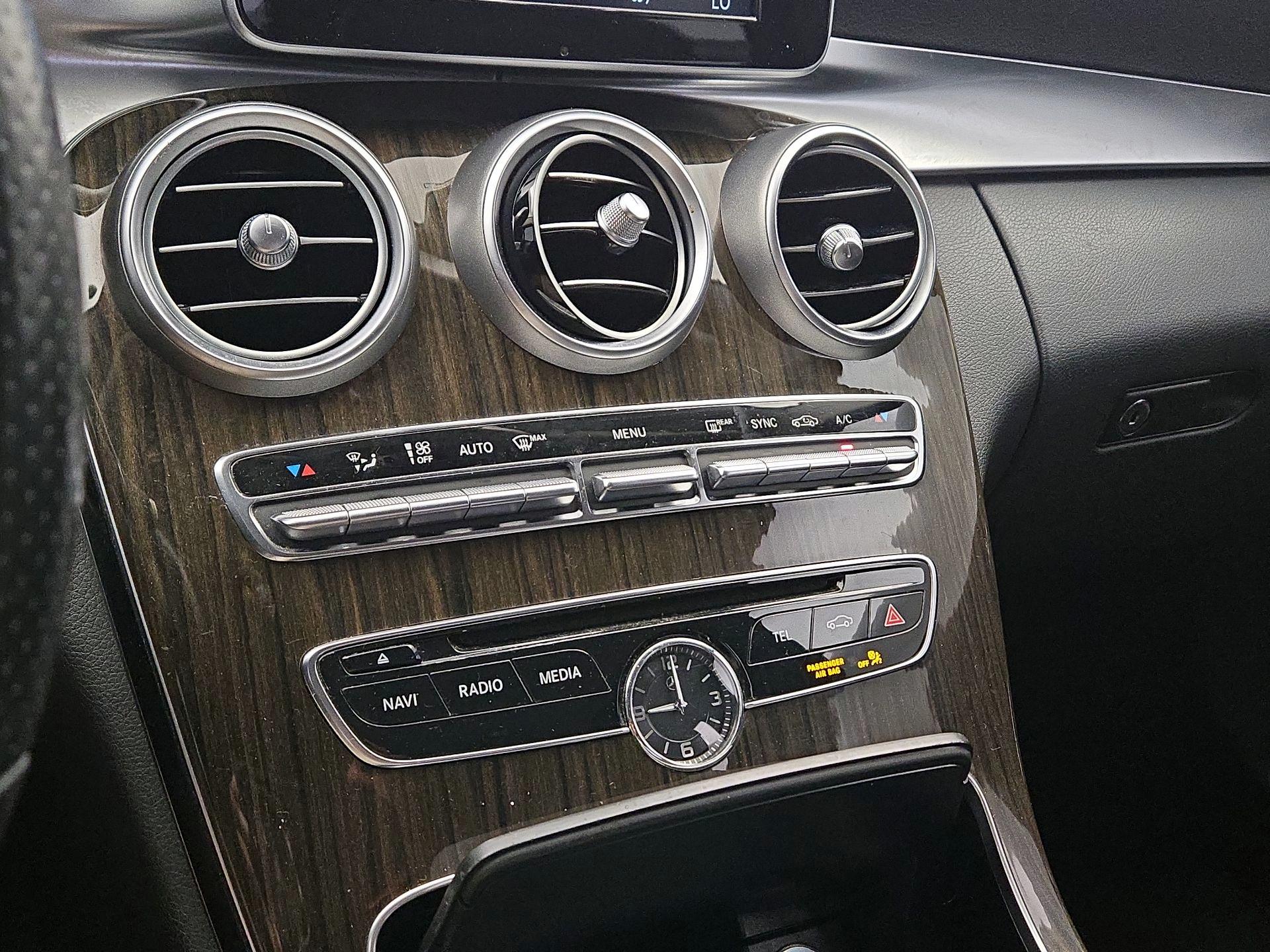 Thumbnail: 2015 Mercedes-Benz C-Class - 16