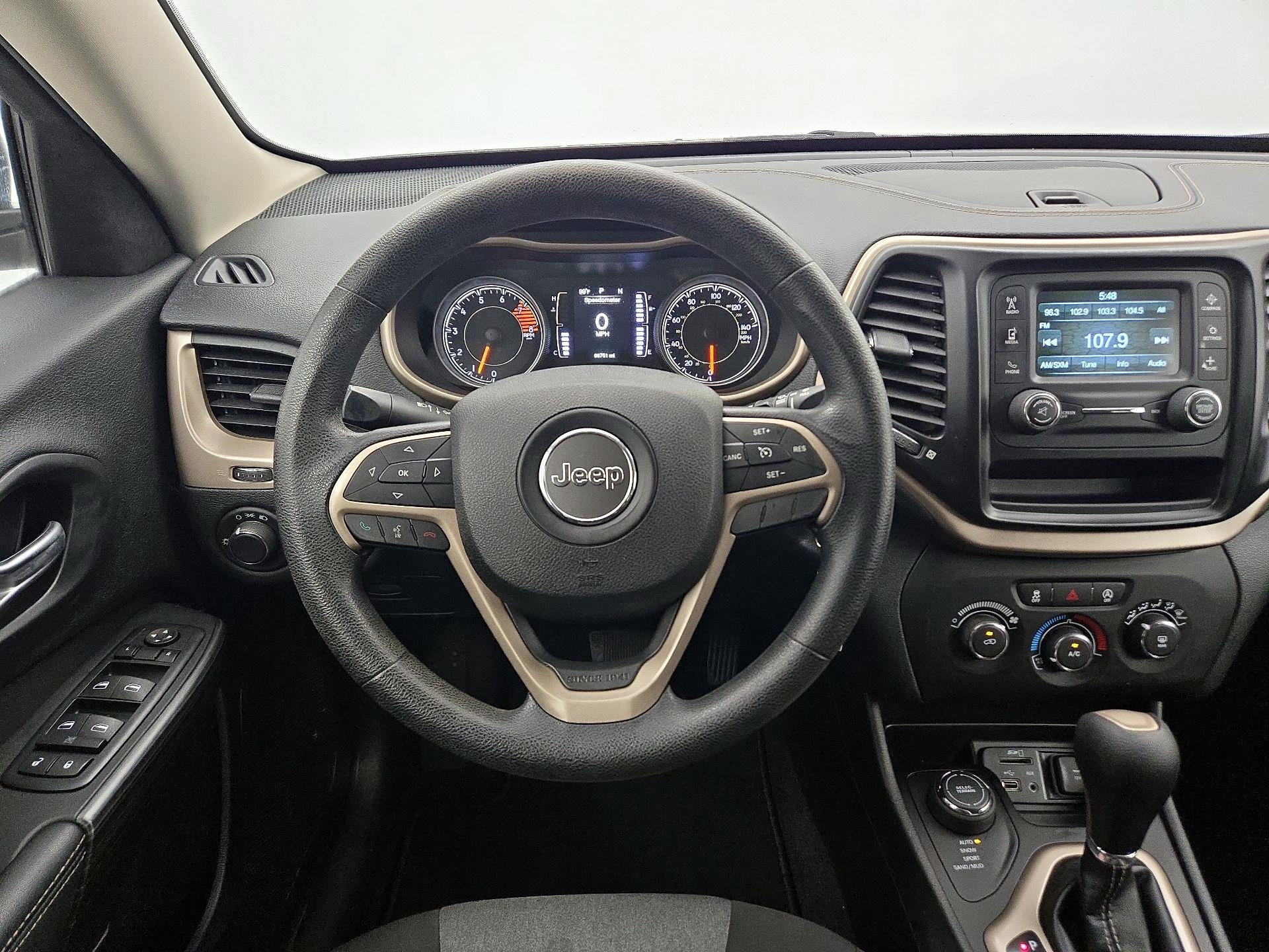 Thumbnail: 2016 Jeep Cherokee - 10