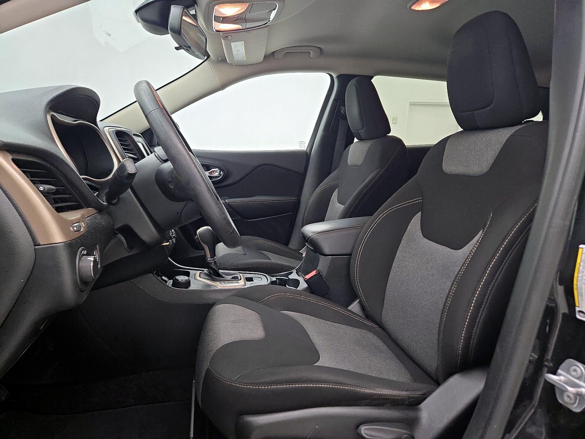 Thumbnail: 2016 Jeep Cherokee - 11