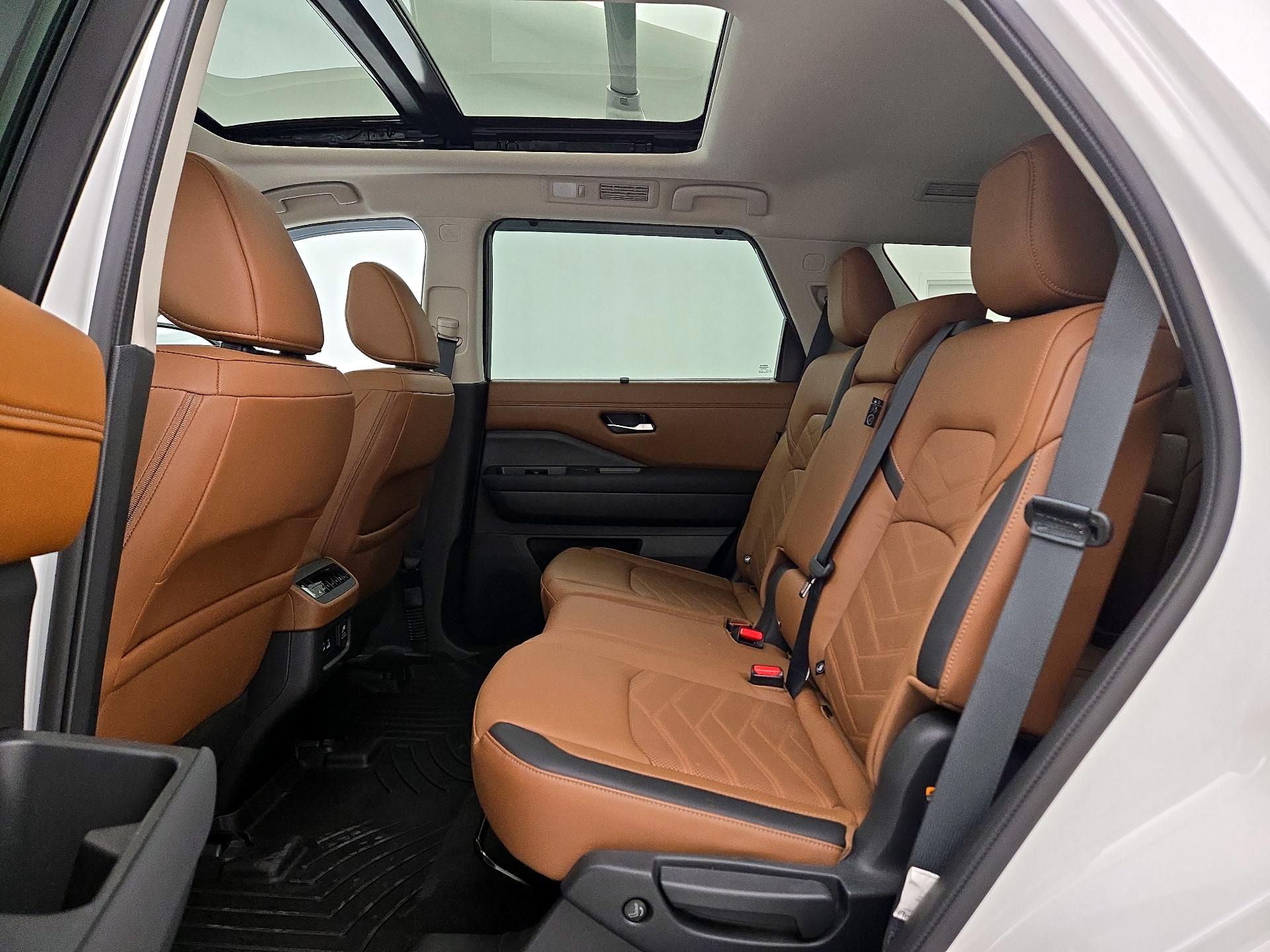 Thumbnail: 2024 Nissan Pathfinder - 20
