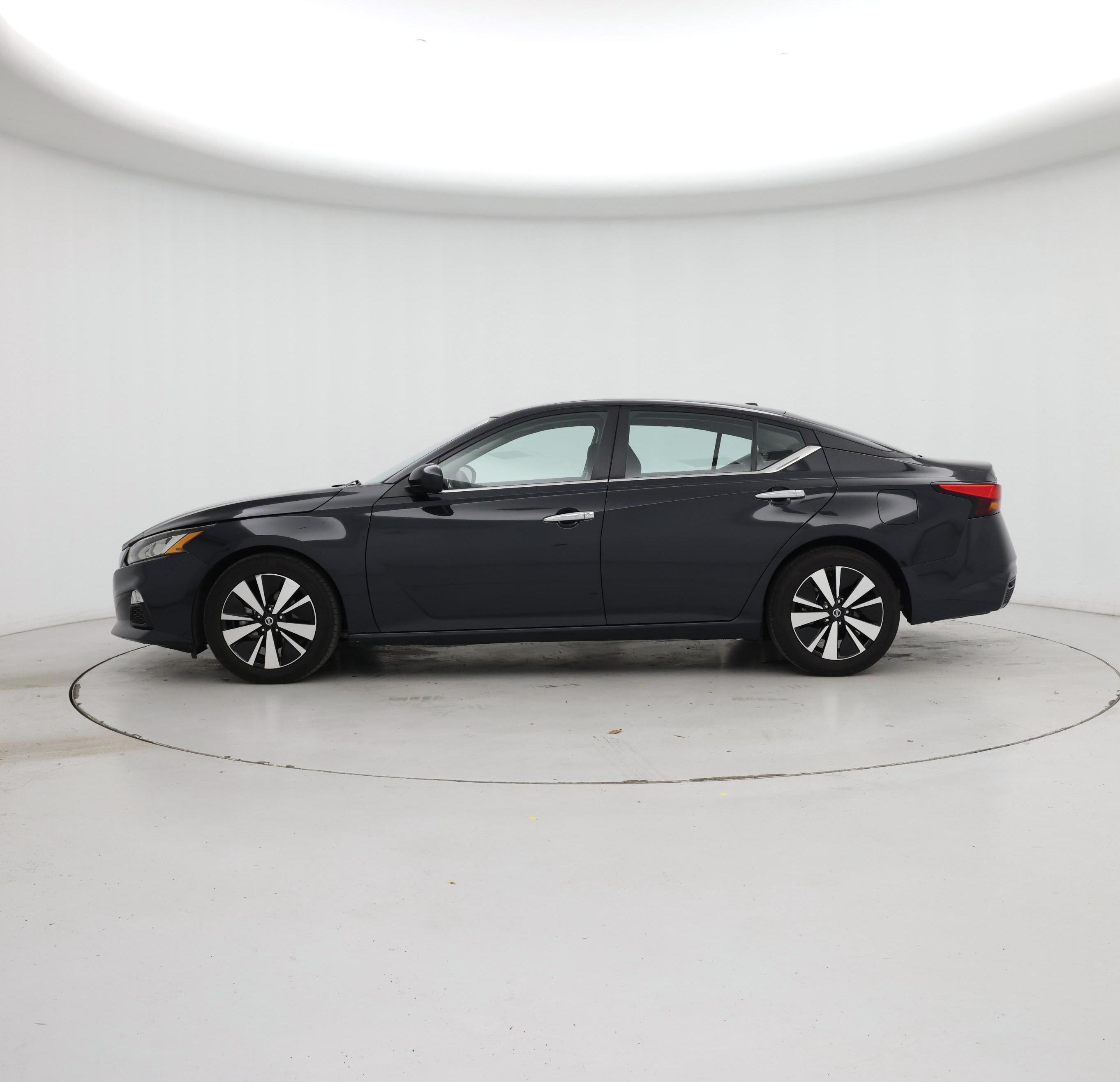 Thumbnail: 2022 Nissan Altima - 3